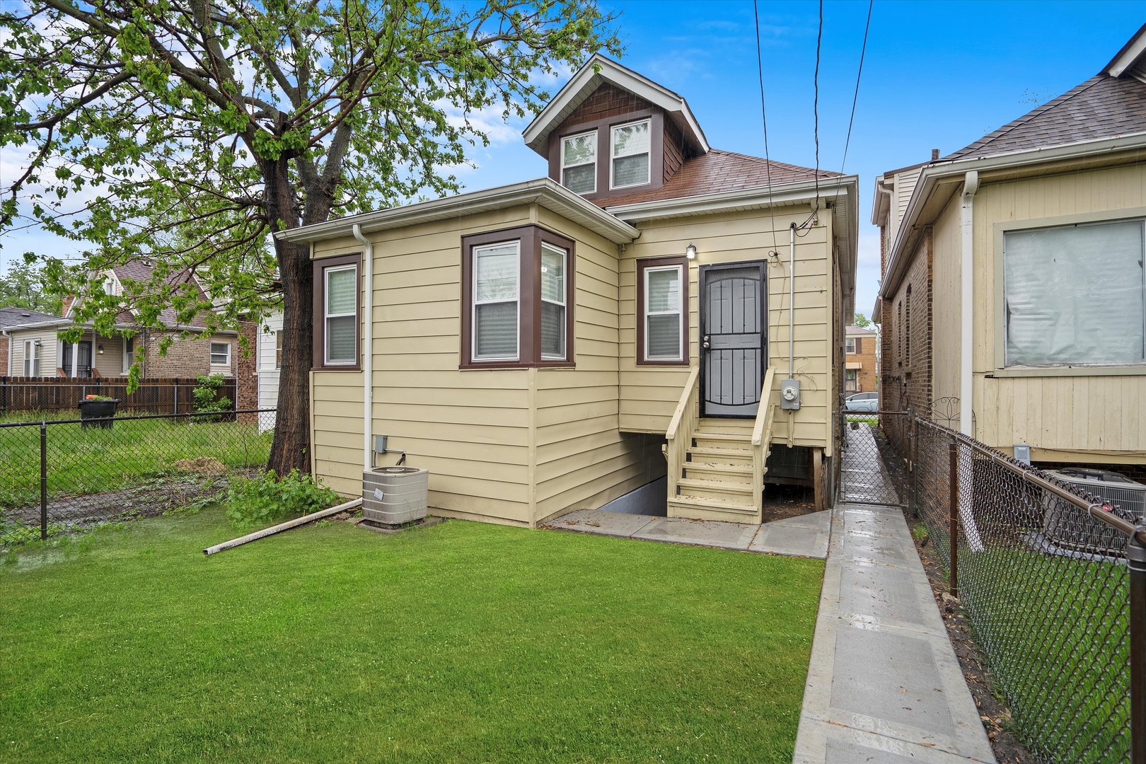 9944 S Sangamon Street