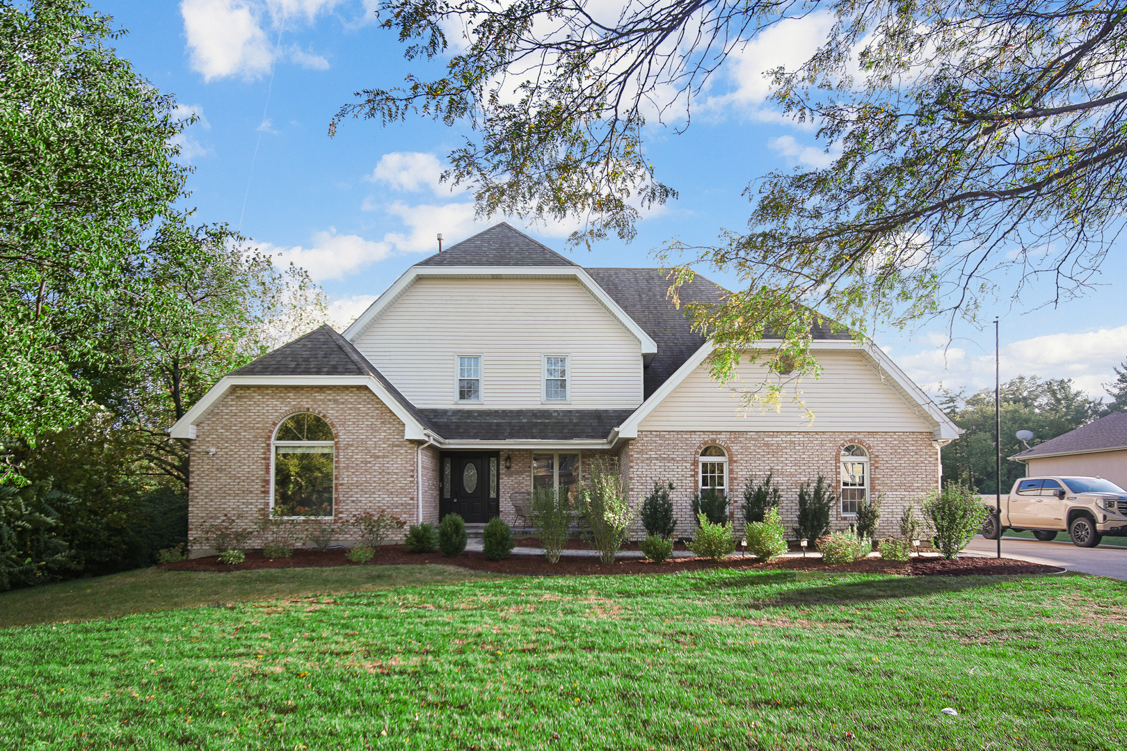 11305 HUMMINGBIRD Lane