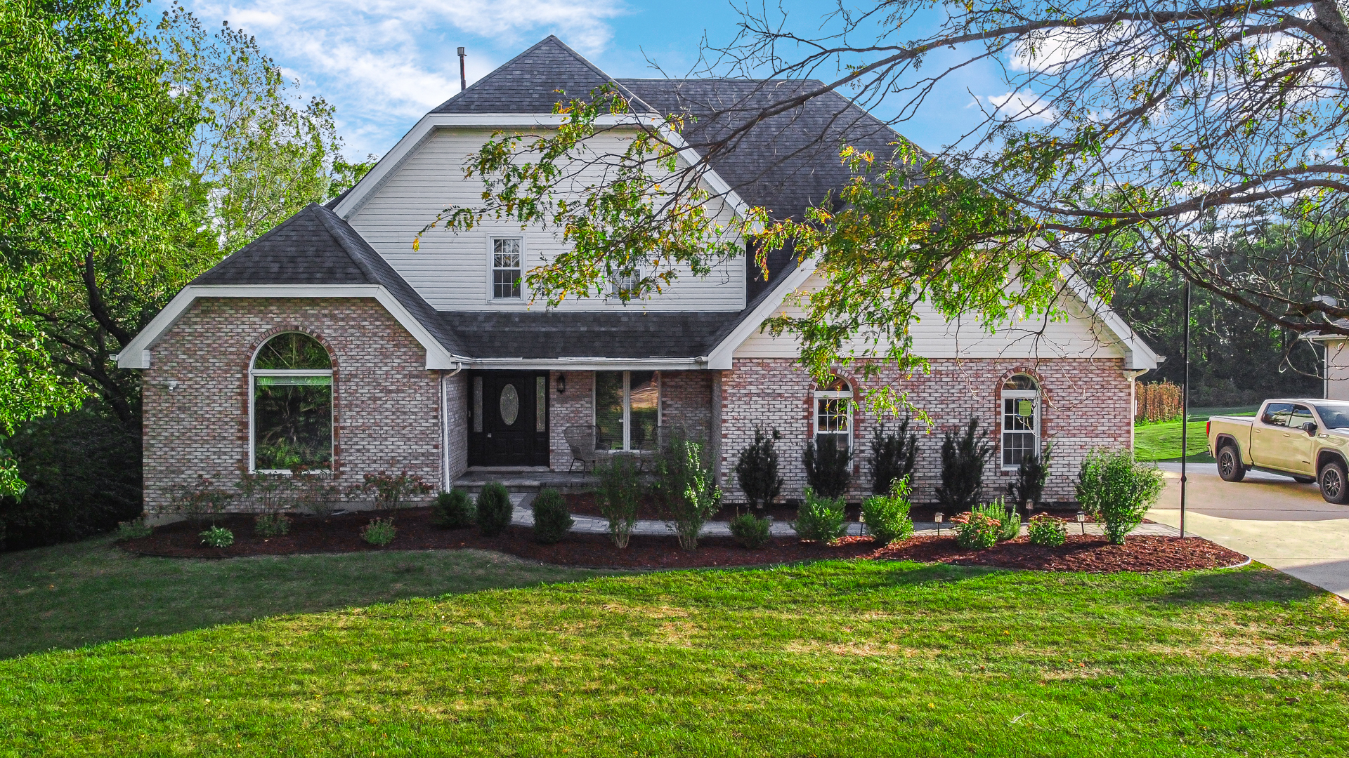 11305 HUMMINGBIRD Lane