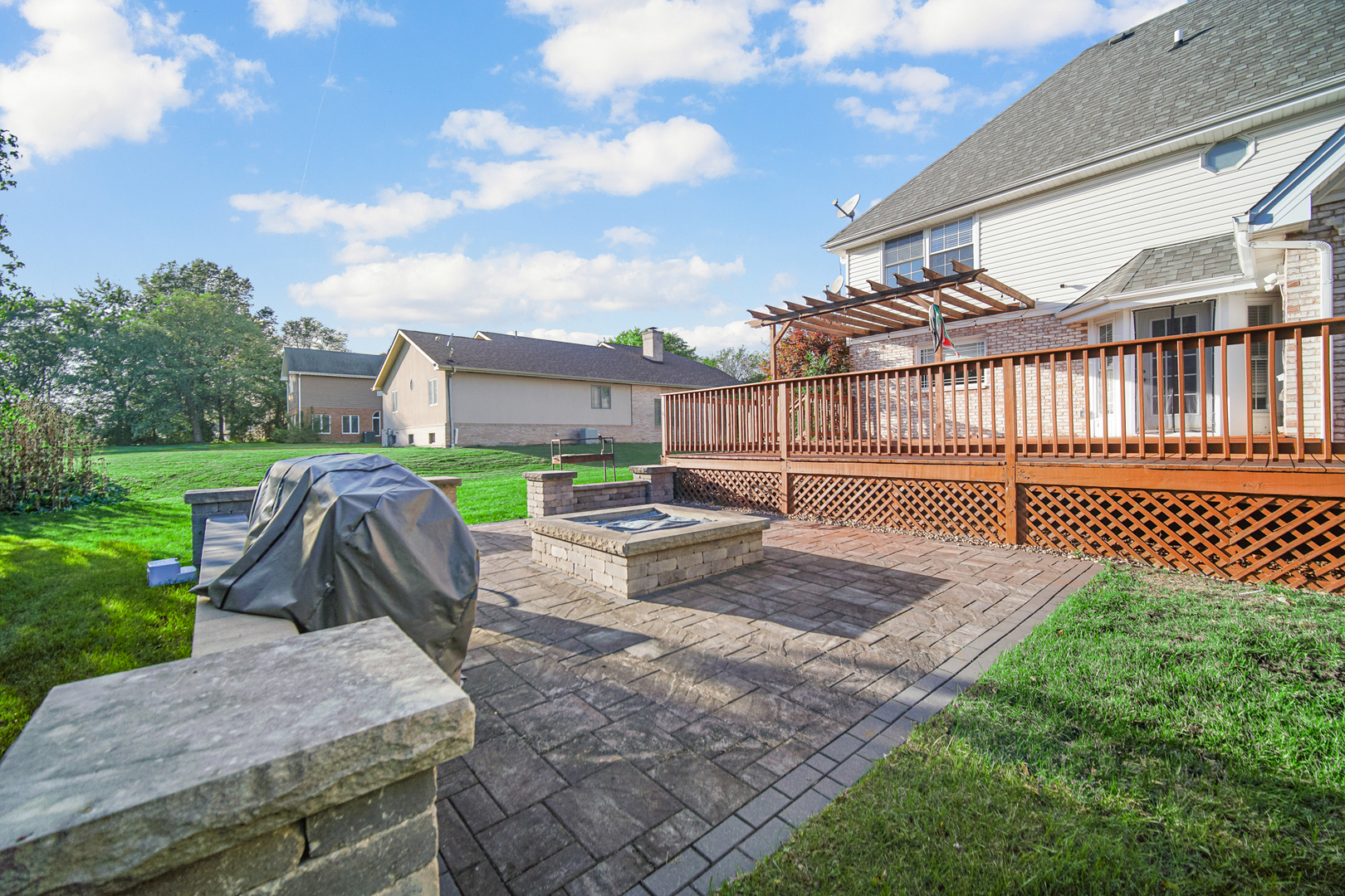 11305 HUMMINGBIRD Lane