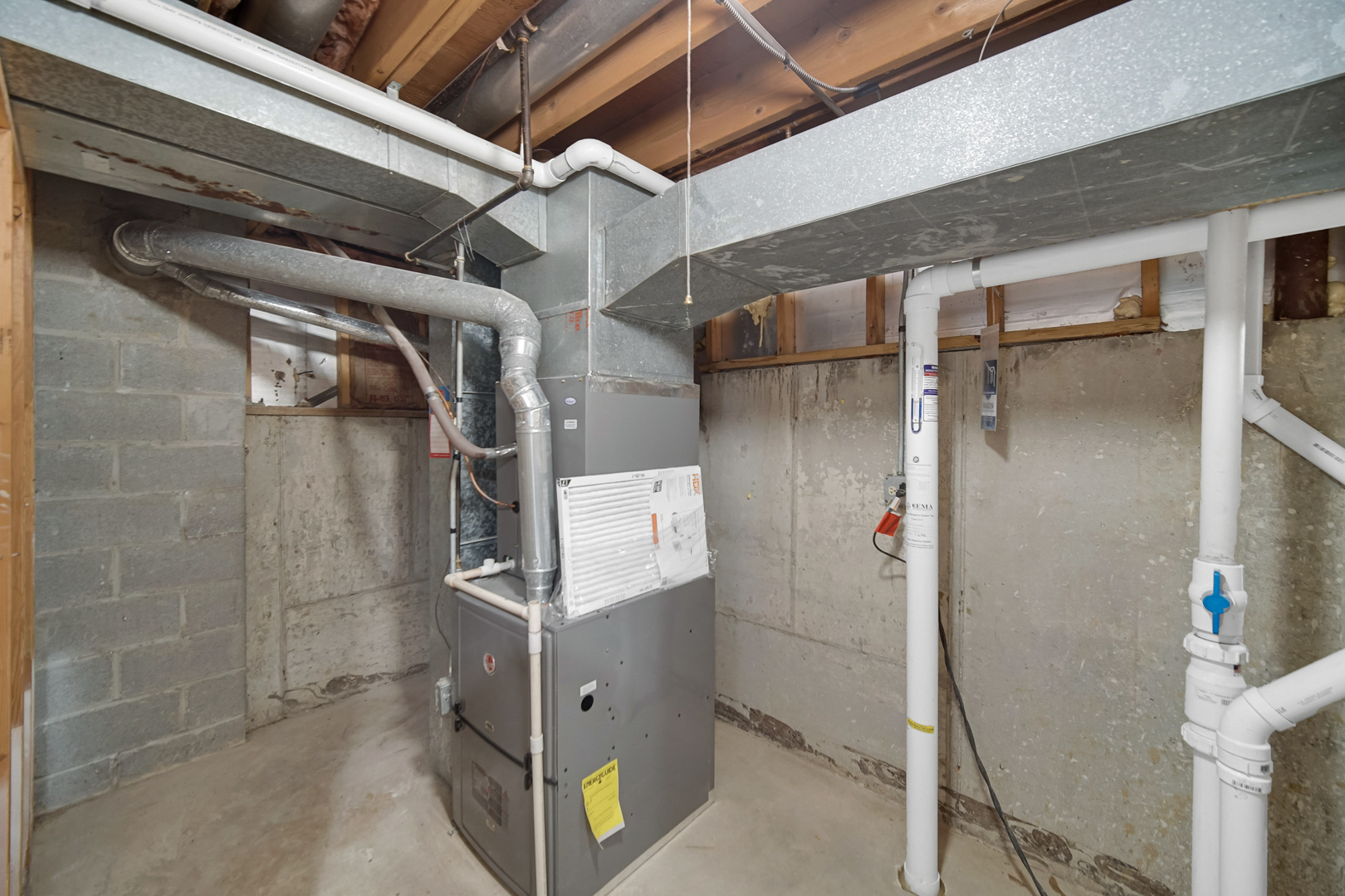 11305 HUMMINGBIRD Lane