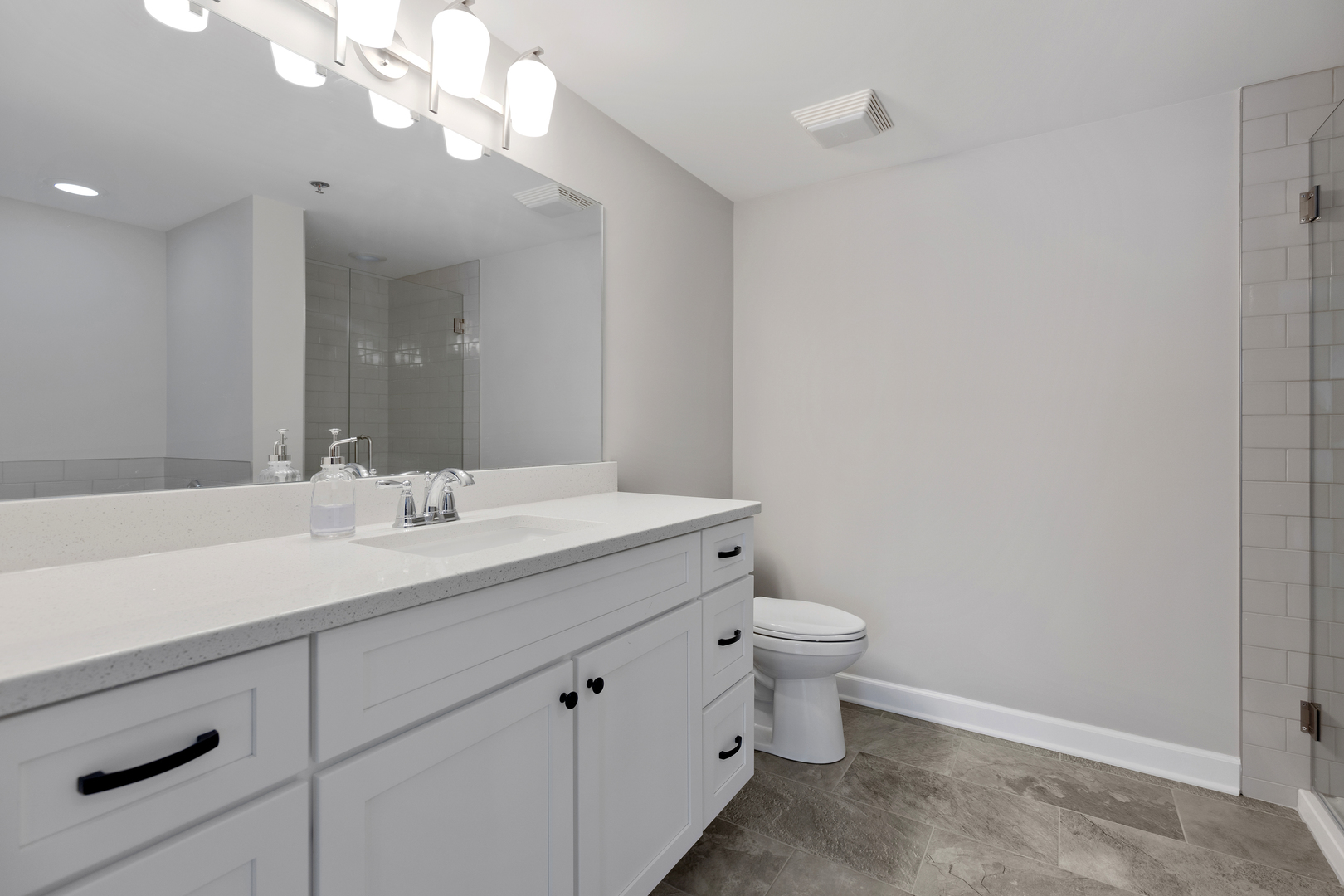 5450 115th Street Unit: 401