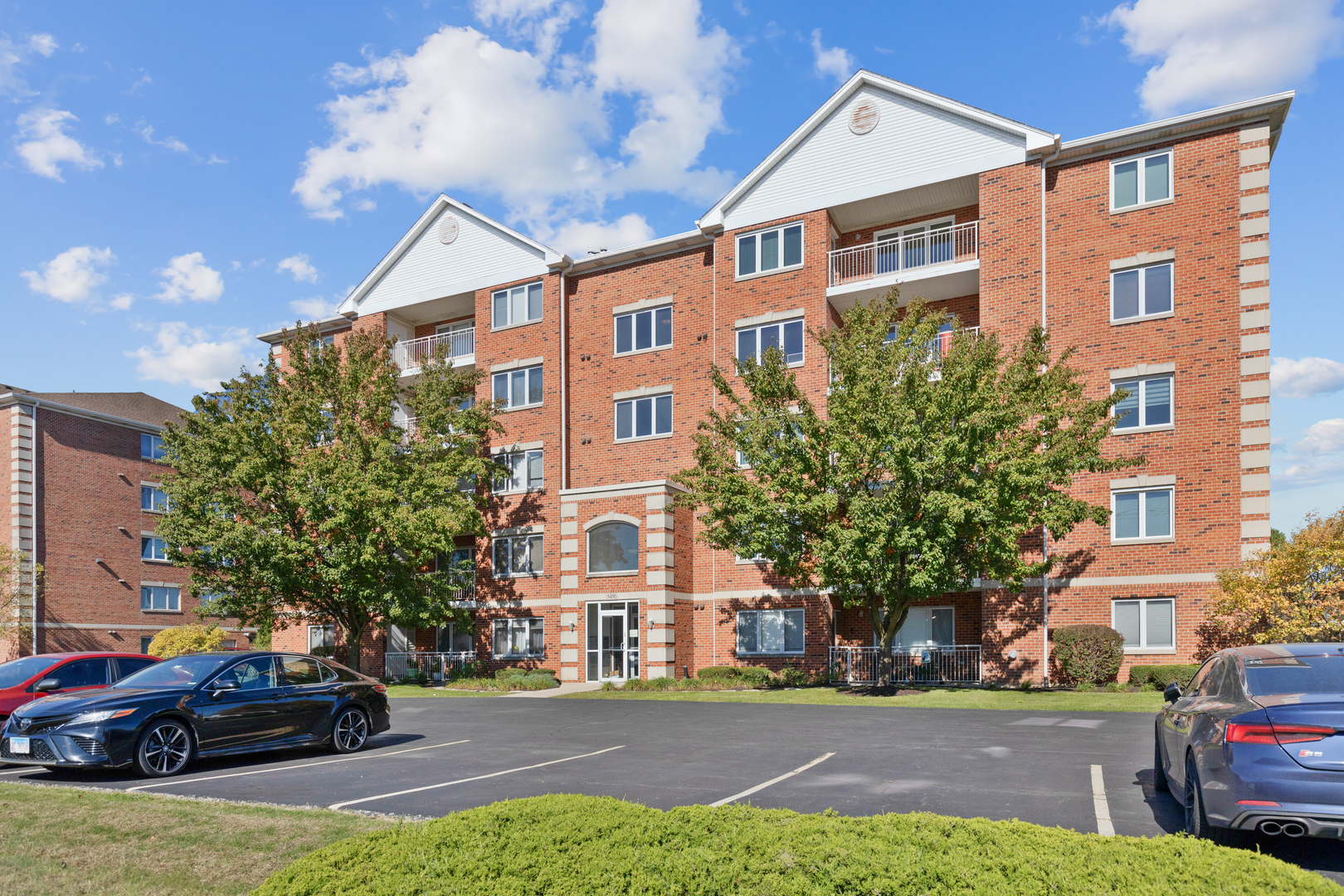 5450 115th Street Unit: 401