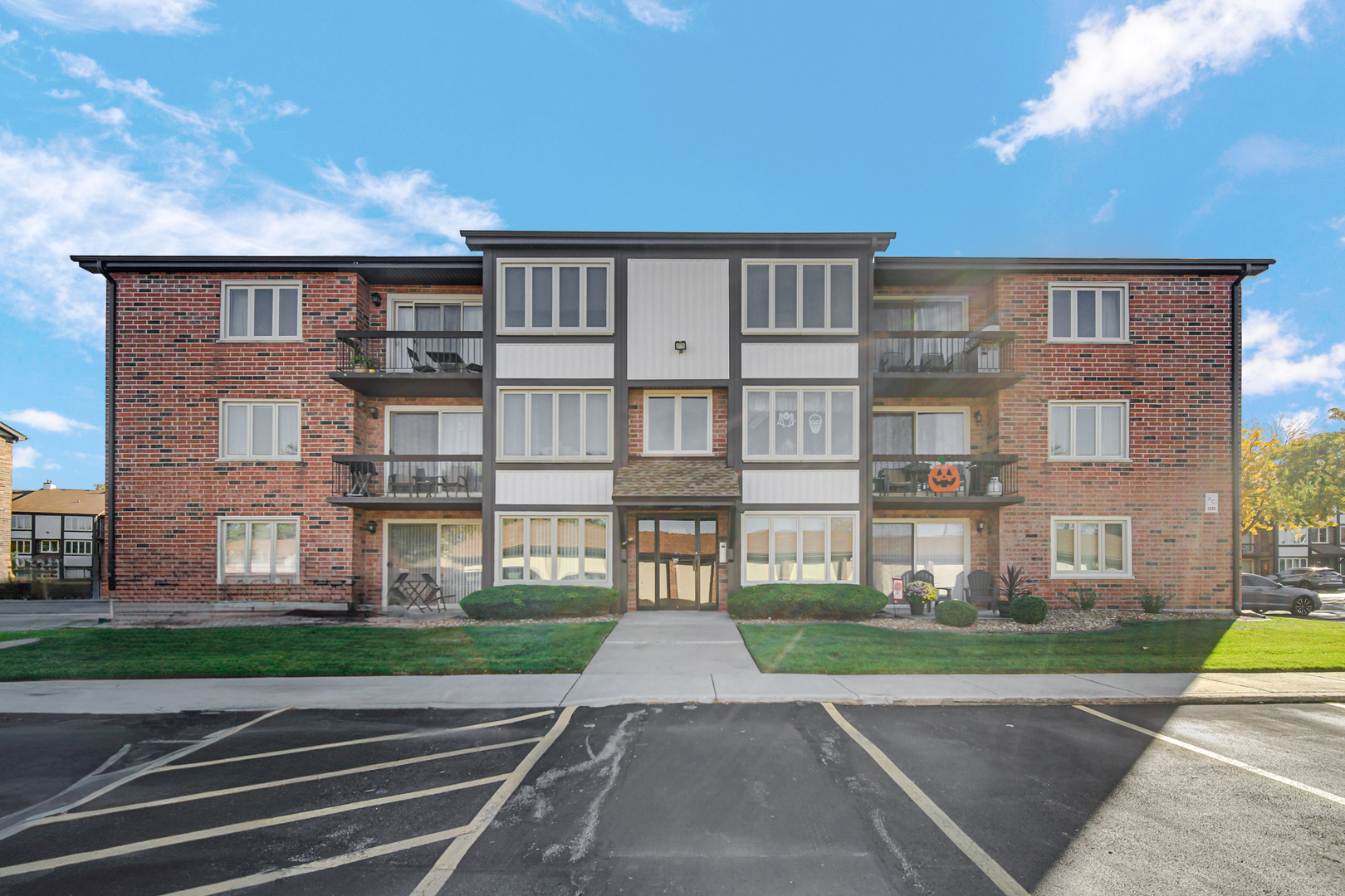 5008 Circle Court Unit: 901