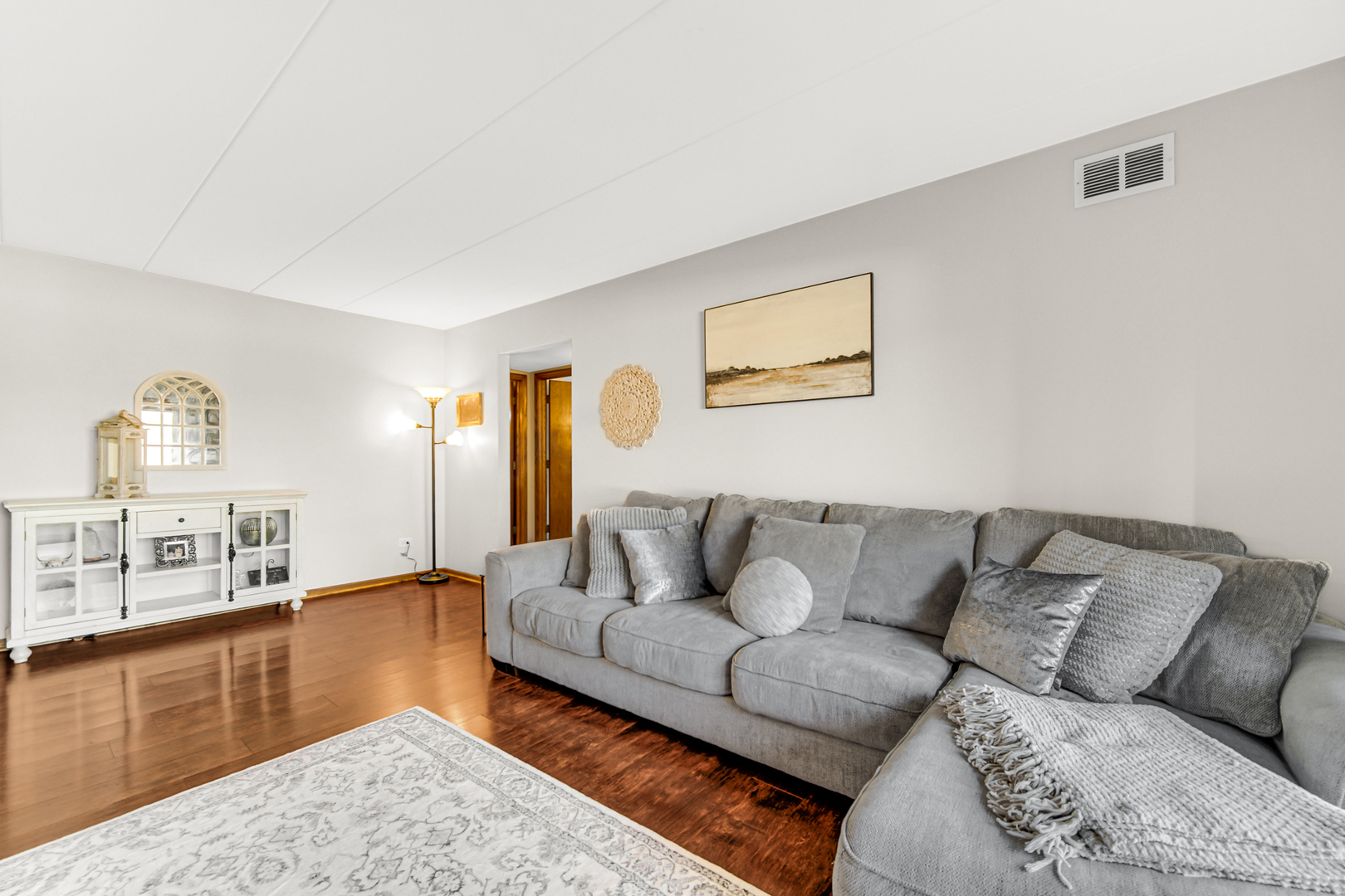 5008 Circle Court Unit: 901