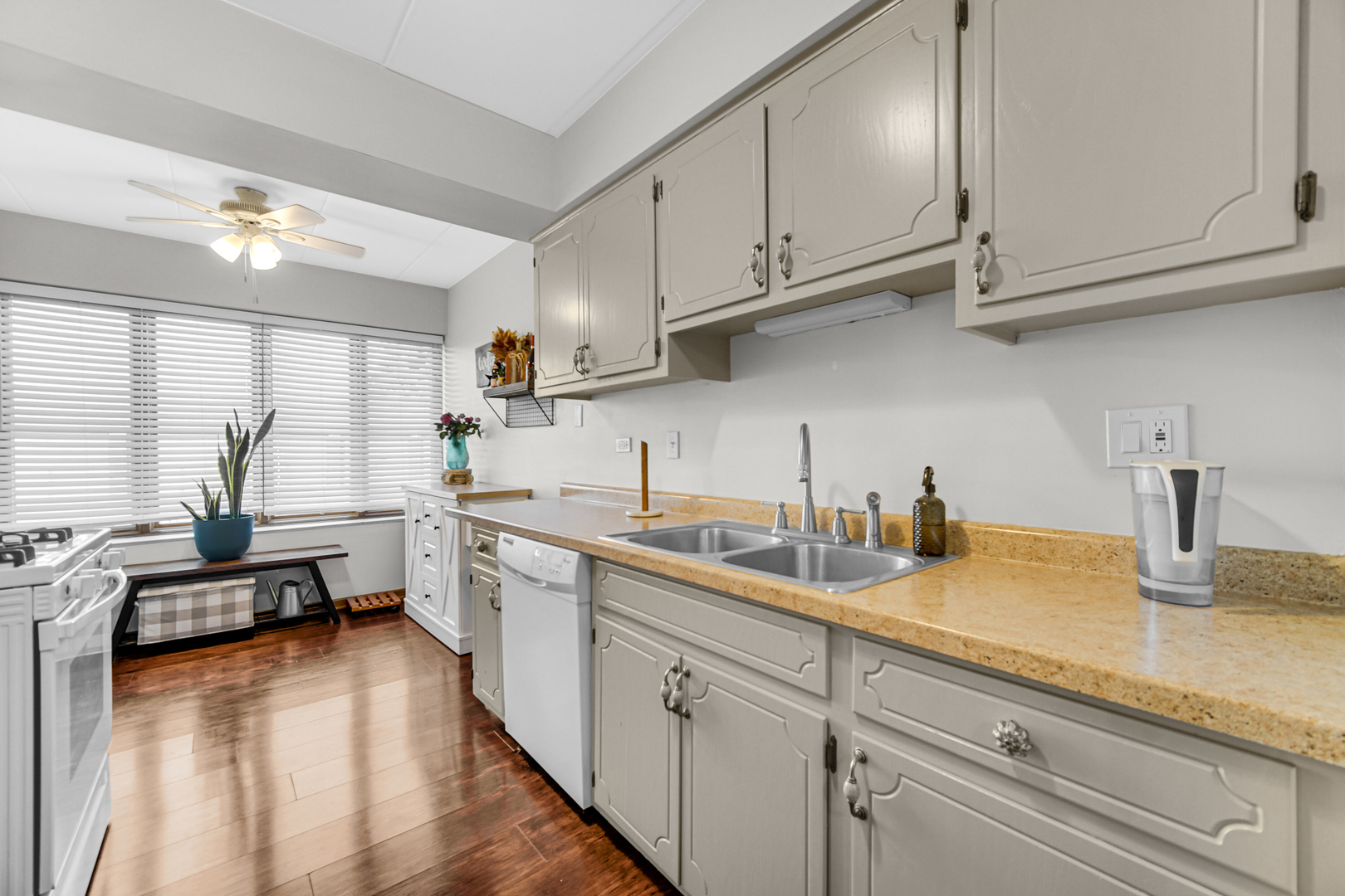 5008 Circle Court Unit: 901