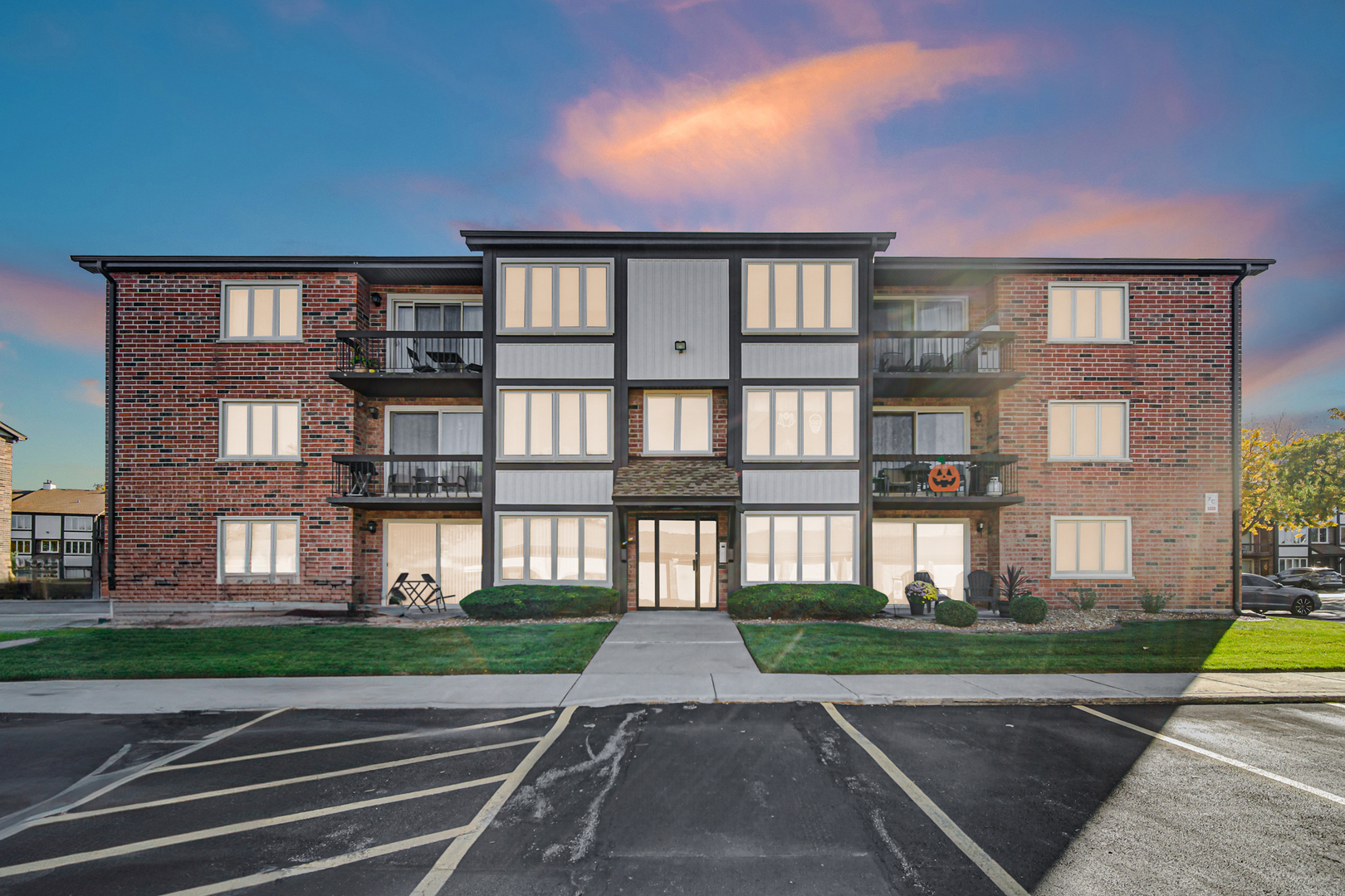 5008 Circle Court Unit: 901
