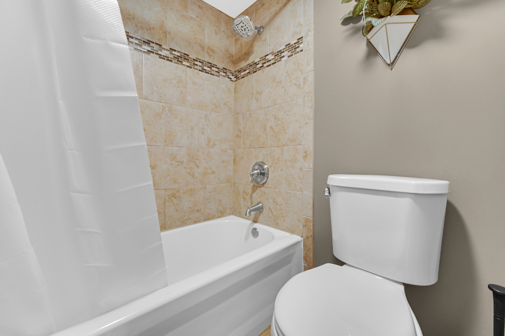 5008 Circle Court Unit: 901