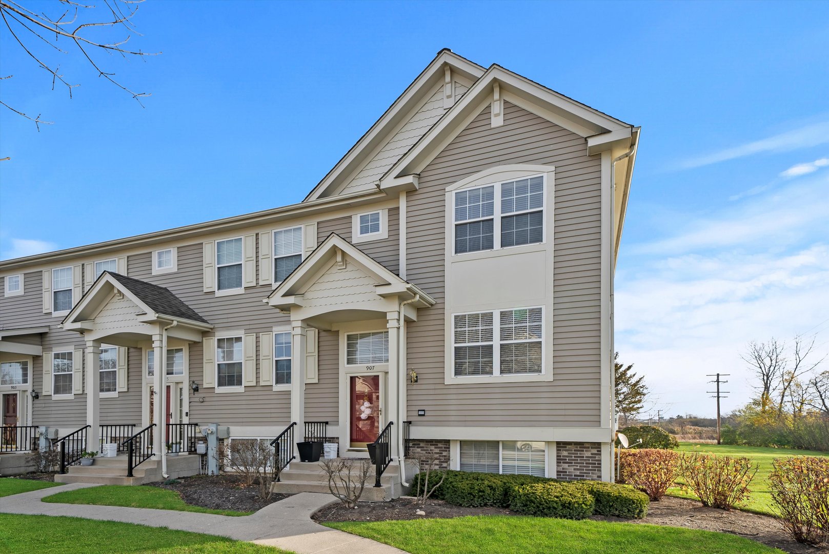 907 Manchester Circle