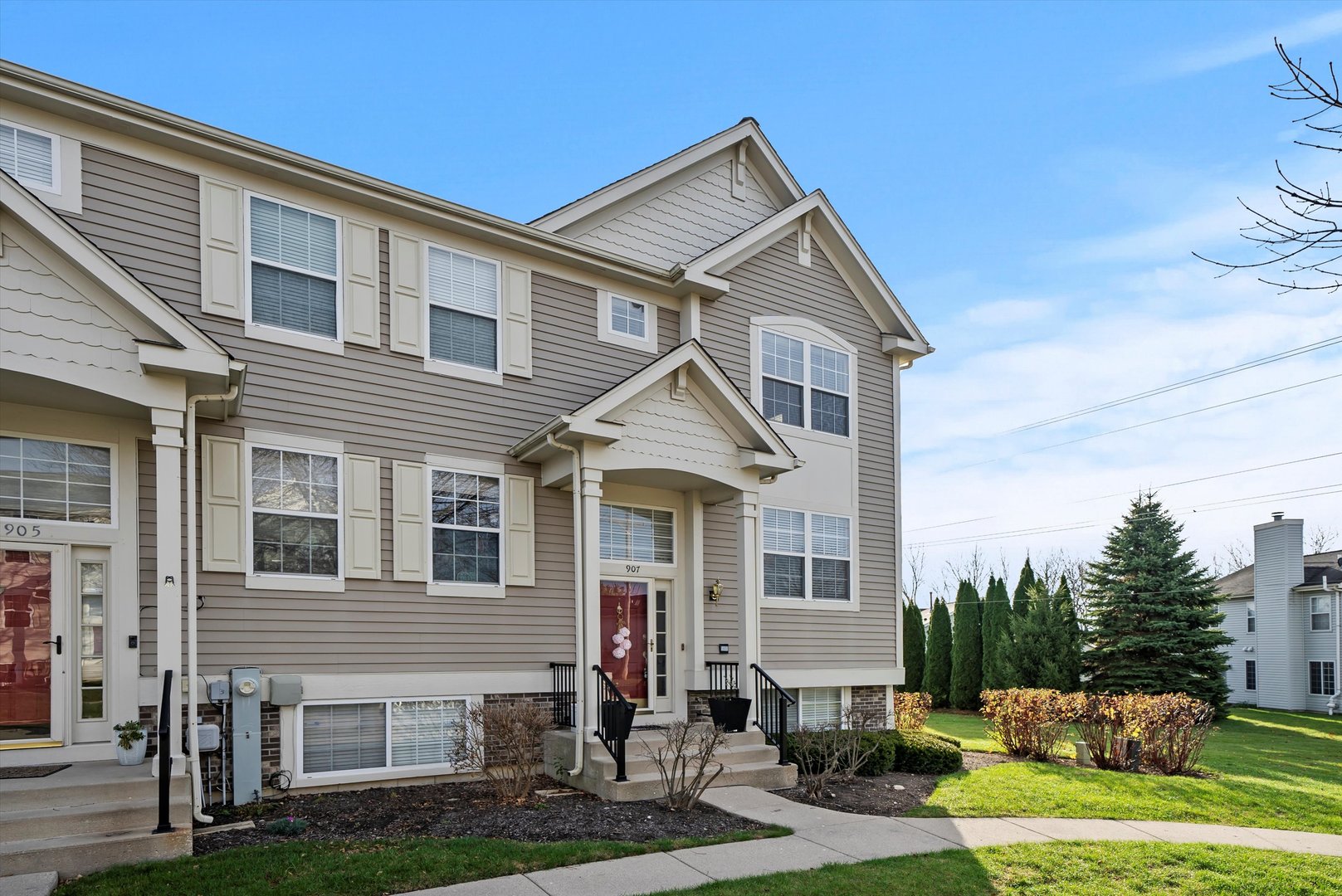 907 Manchester Circle