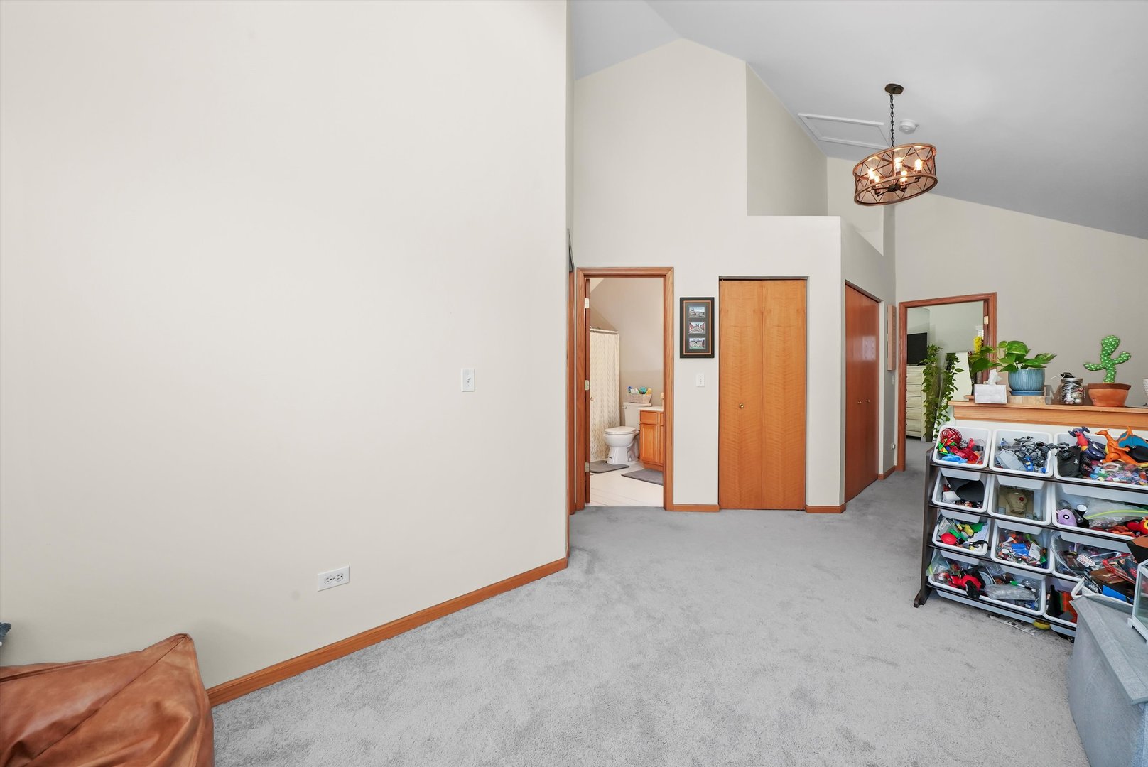 907 Manchester Circle