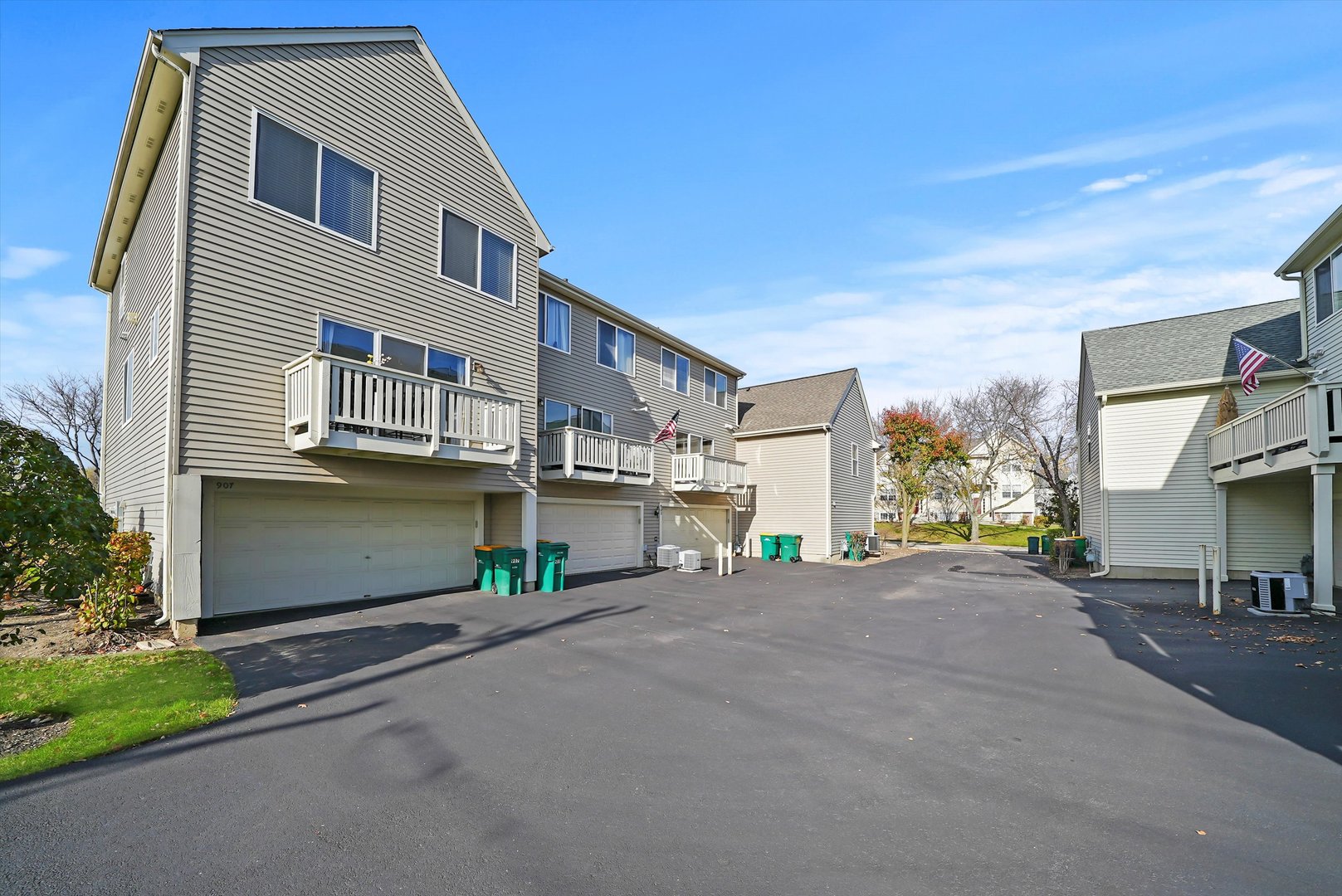 907 Manchester Circle