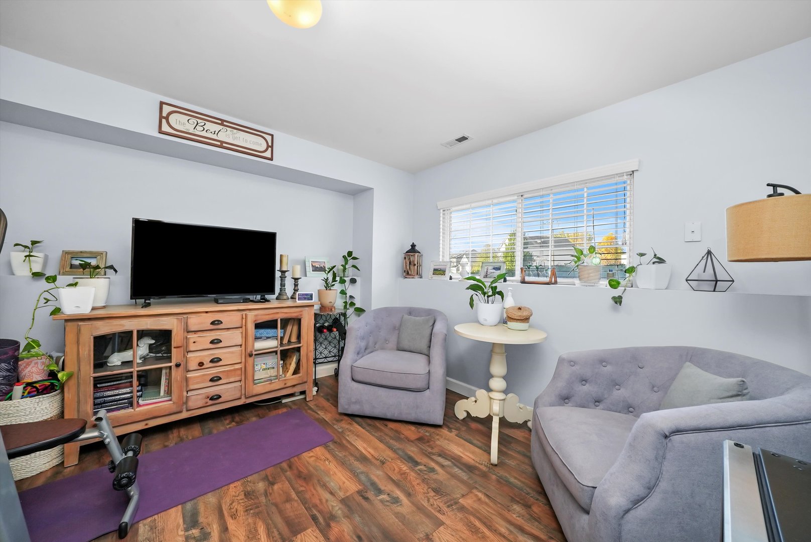 907 Manchester Circle