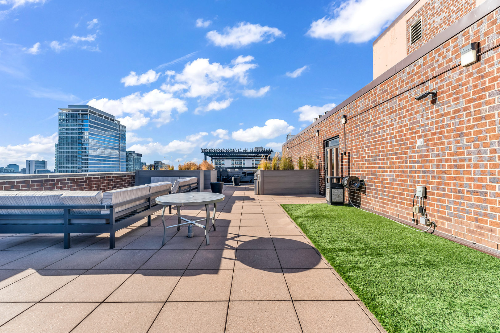 1250 N Dearborn Street Unit: 21E