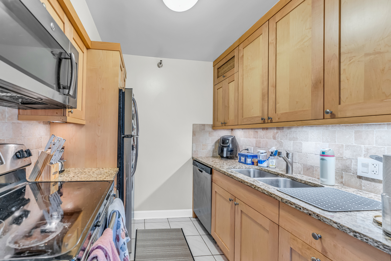 1250 N Dearborn Street Unit: 21E