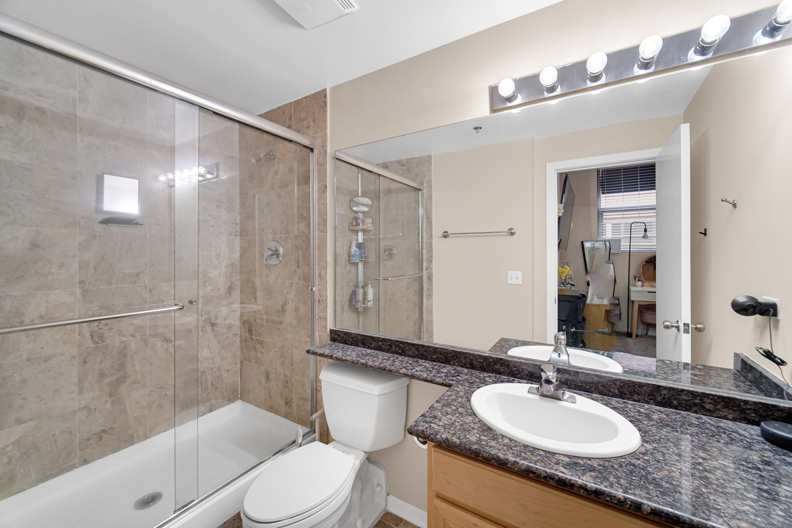 500 S Clinton Street Unit: 646