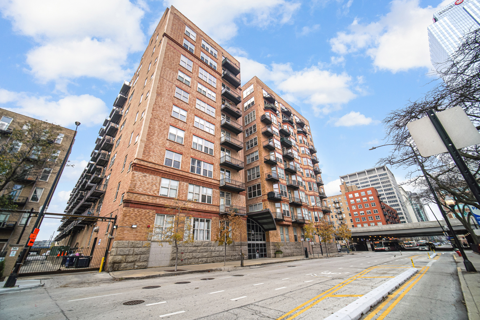 500 S Clinton Street Unit: 646