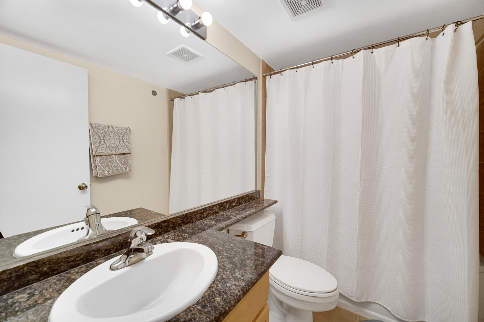 500 S Clinton Street Unit: 646