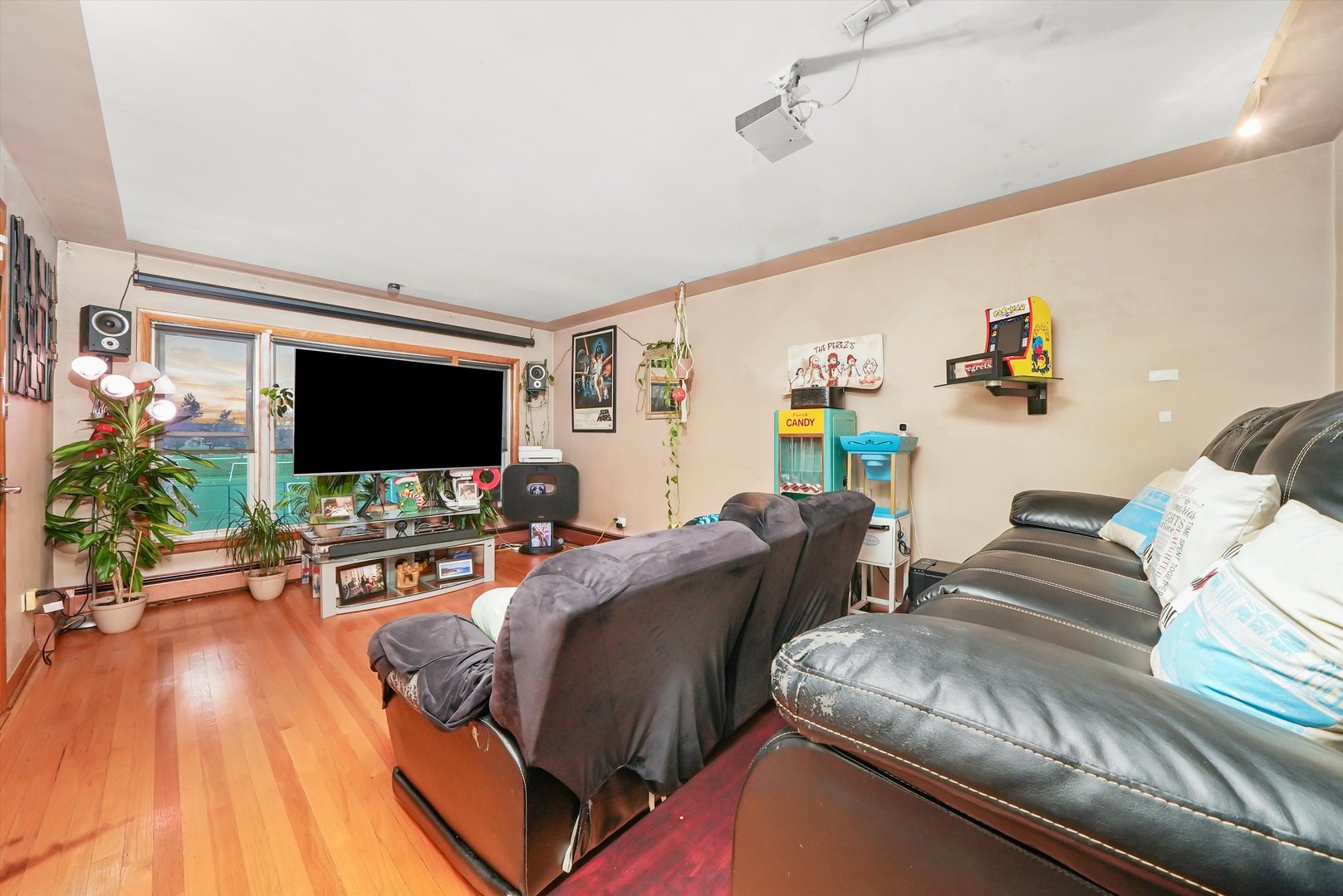 3543 W 57th Street
