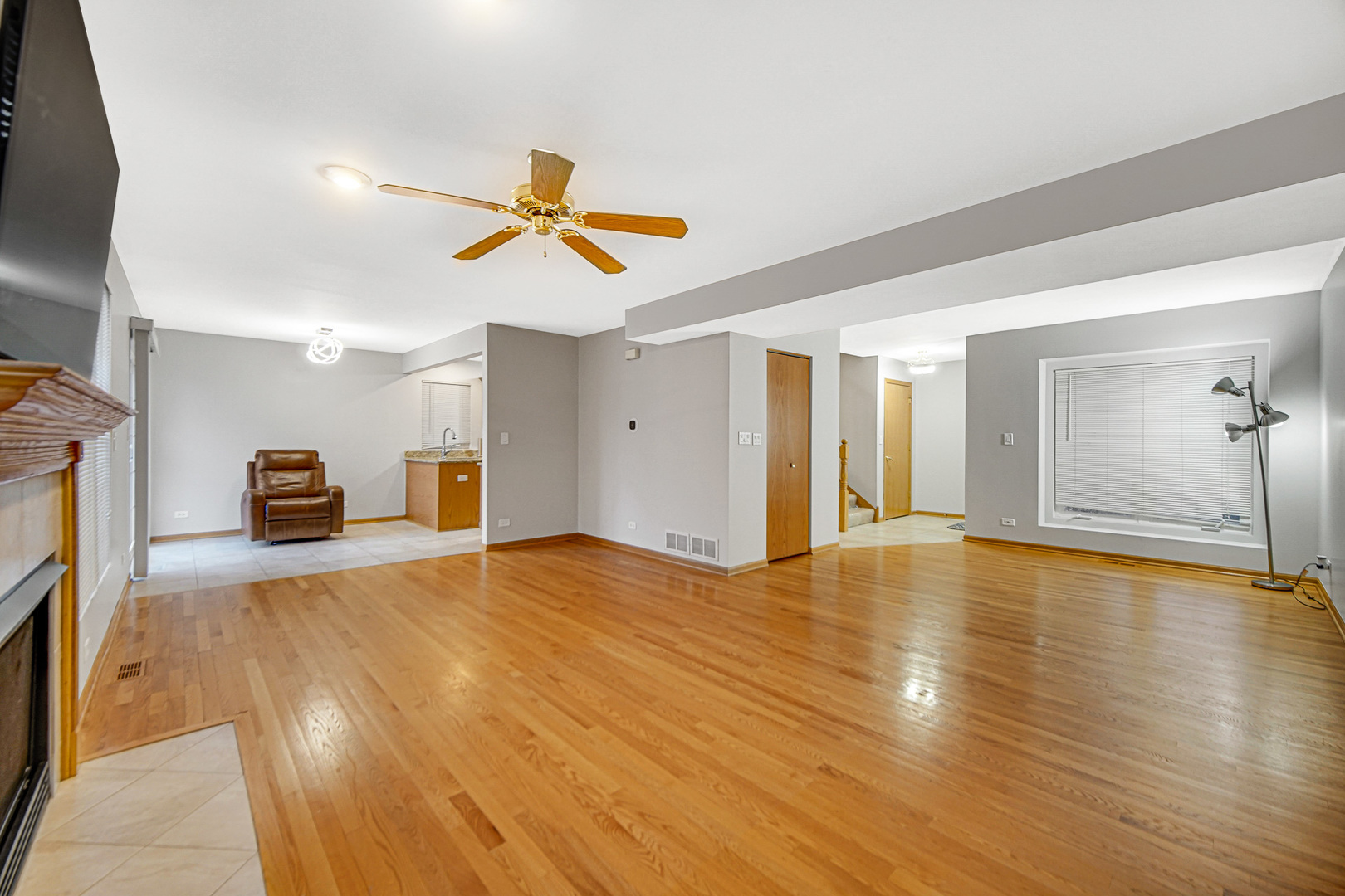 6304 W 99th Street