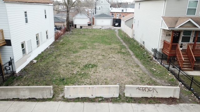 2457 W 46th Place