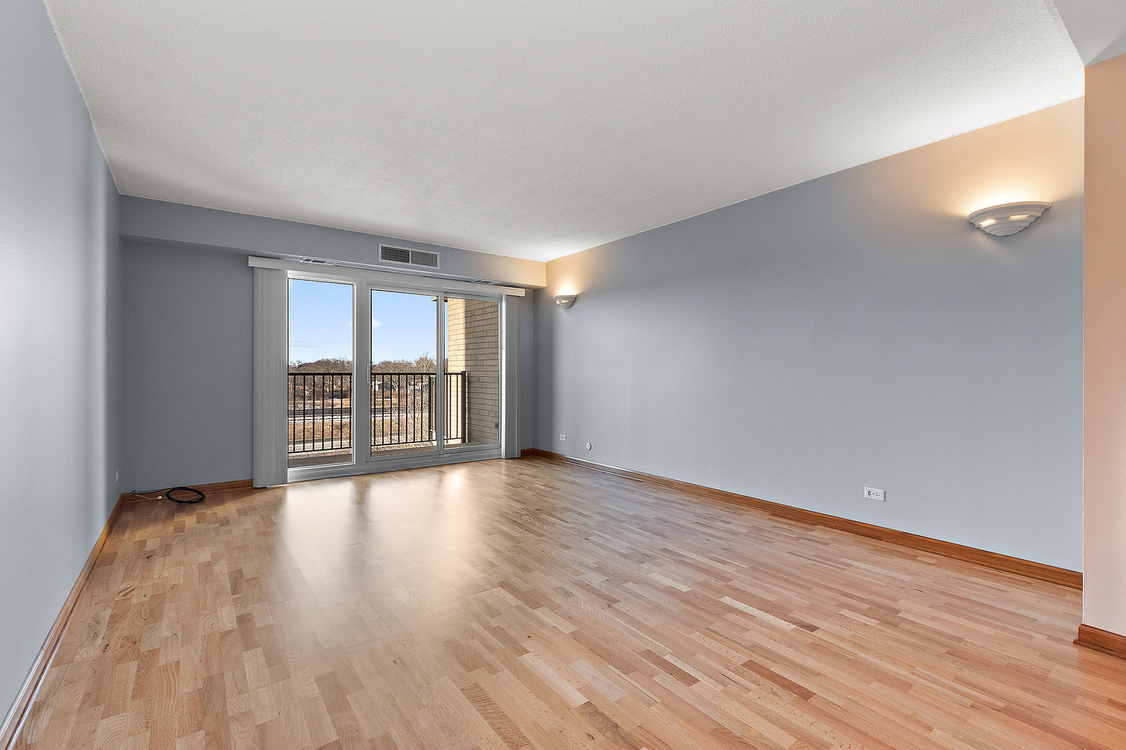 5400 Walnut Avenue Unit: 405