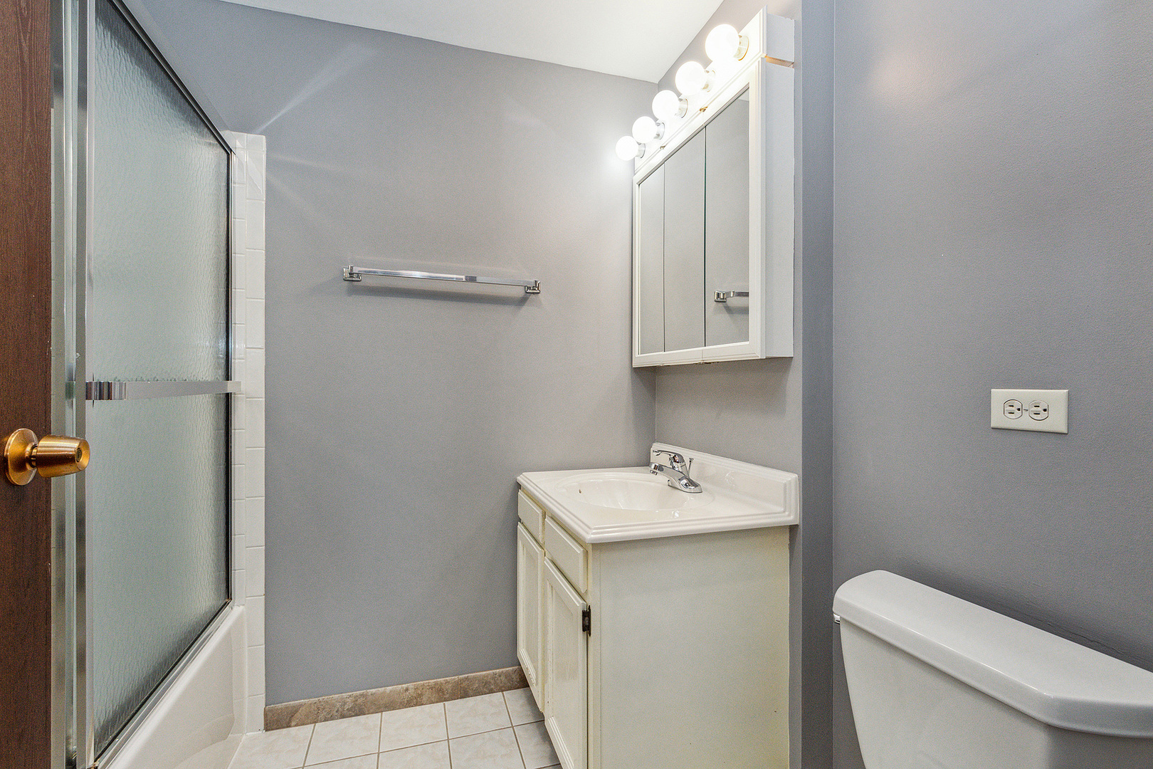 5400 Walnut Avenue Unit: 405