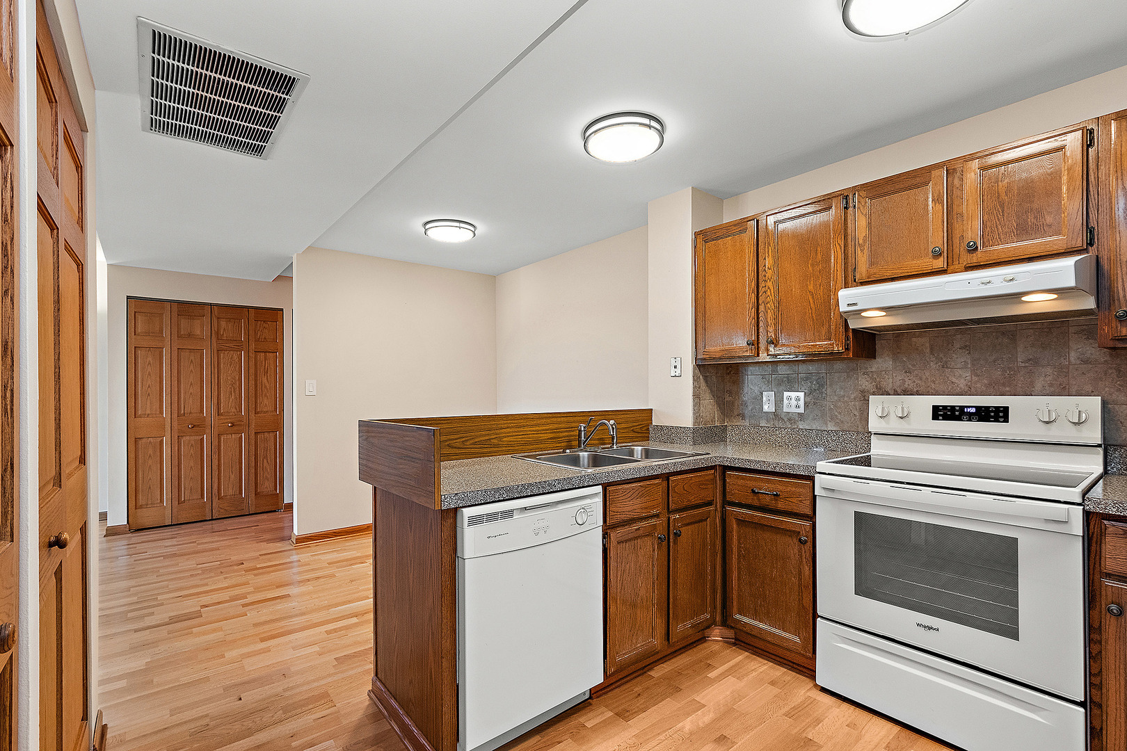 5400 Walnut Avenue Unit: 405