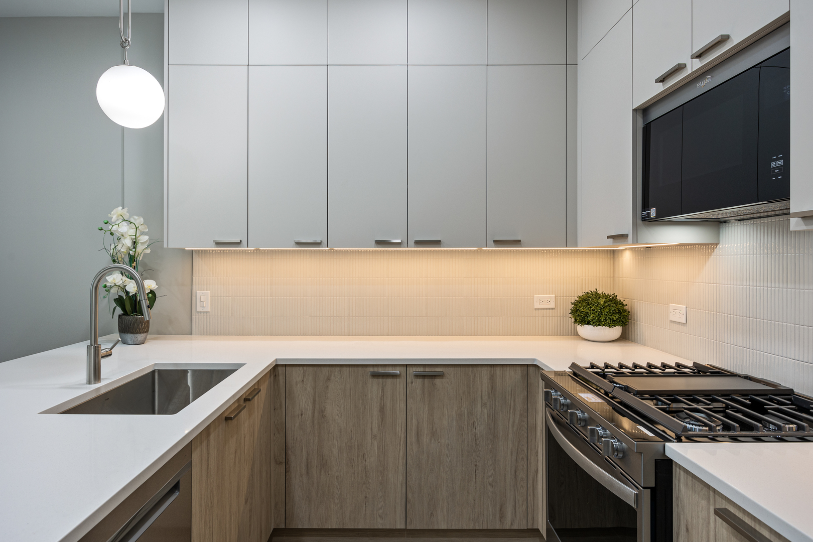 3126 W Walton Street Unit: 1