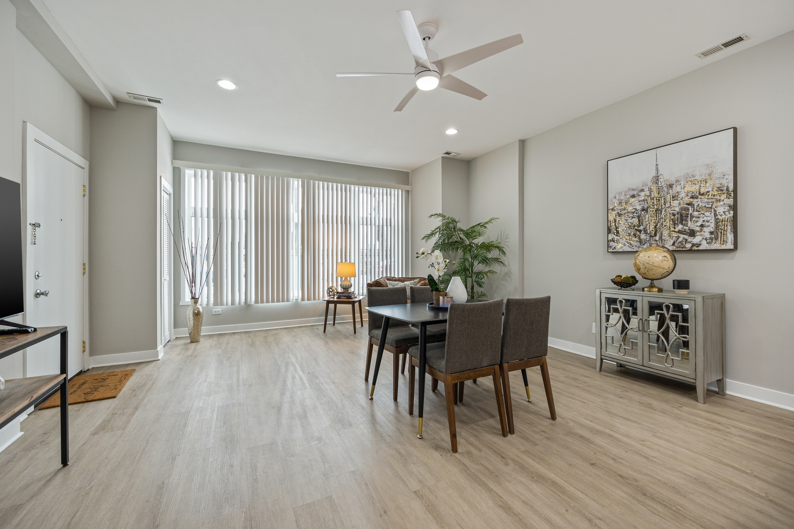 3126 W Walton Street Unit: 1