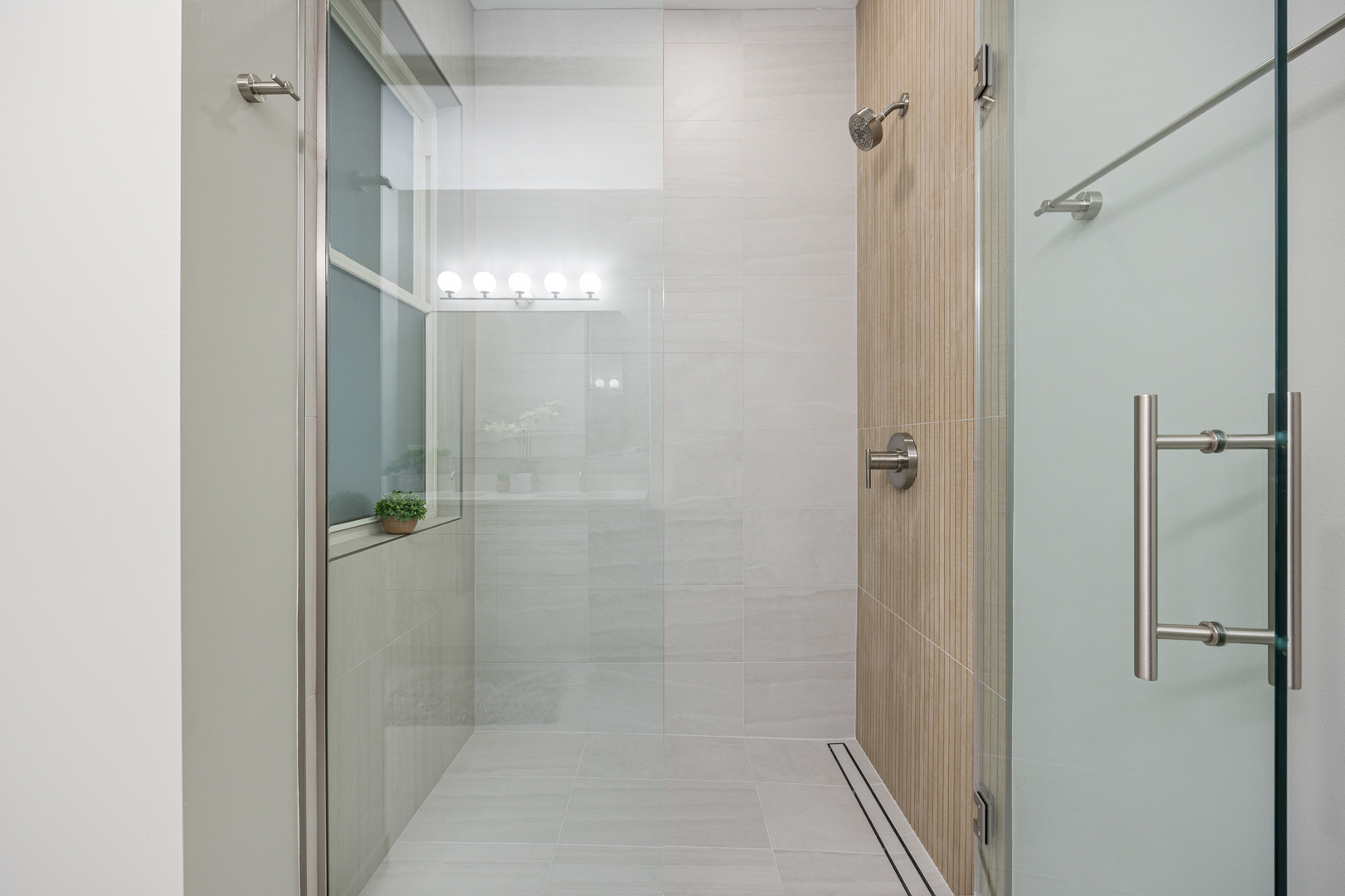 3126 W Walton Street Unit: 1