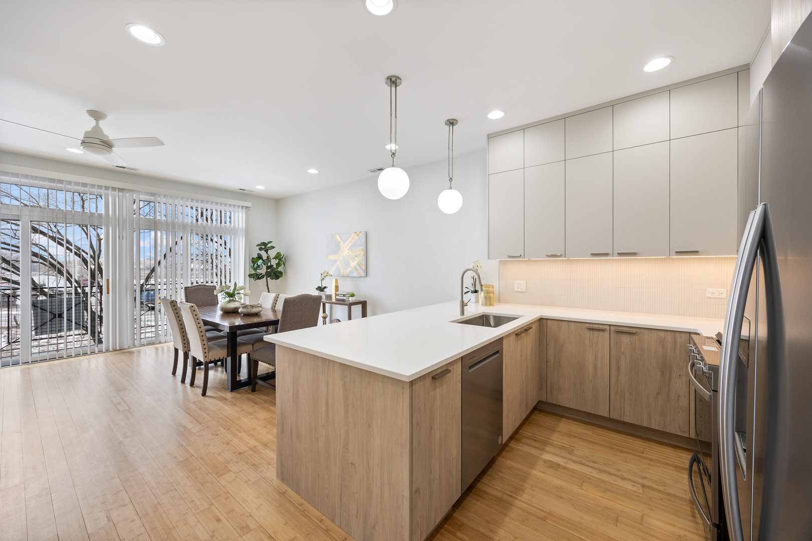 3126 W Walton Street Unit: 3