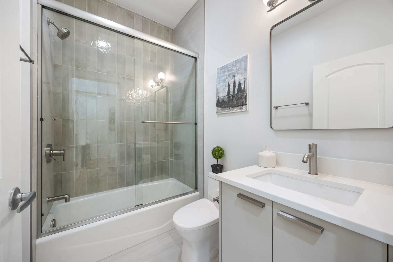 3126 W Walton Street Unit: 3