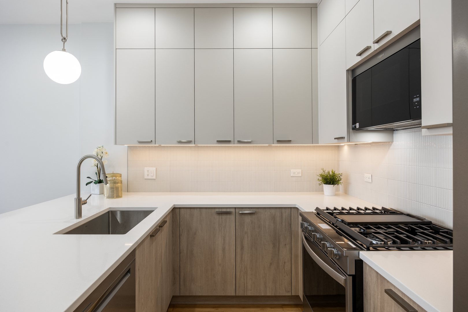 3126 W Walton Street Unit: 3