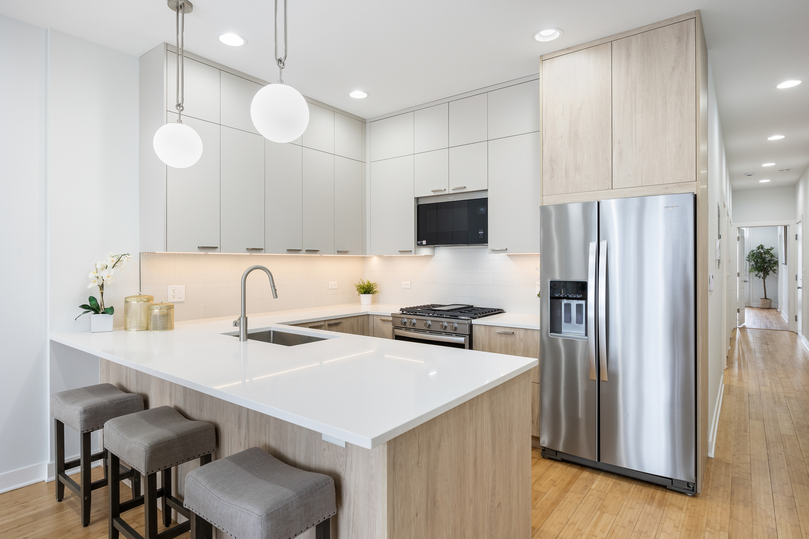 3126 W Walton Street Unit: 3