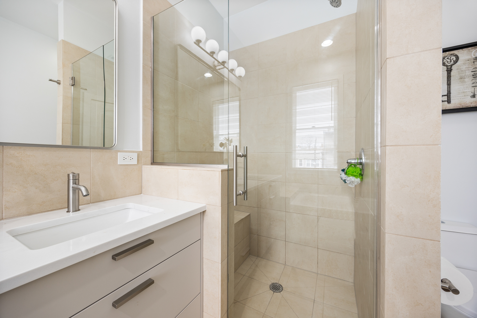3126 W Walton Street Unit: 3