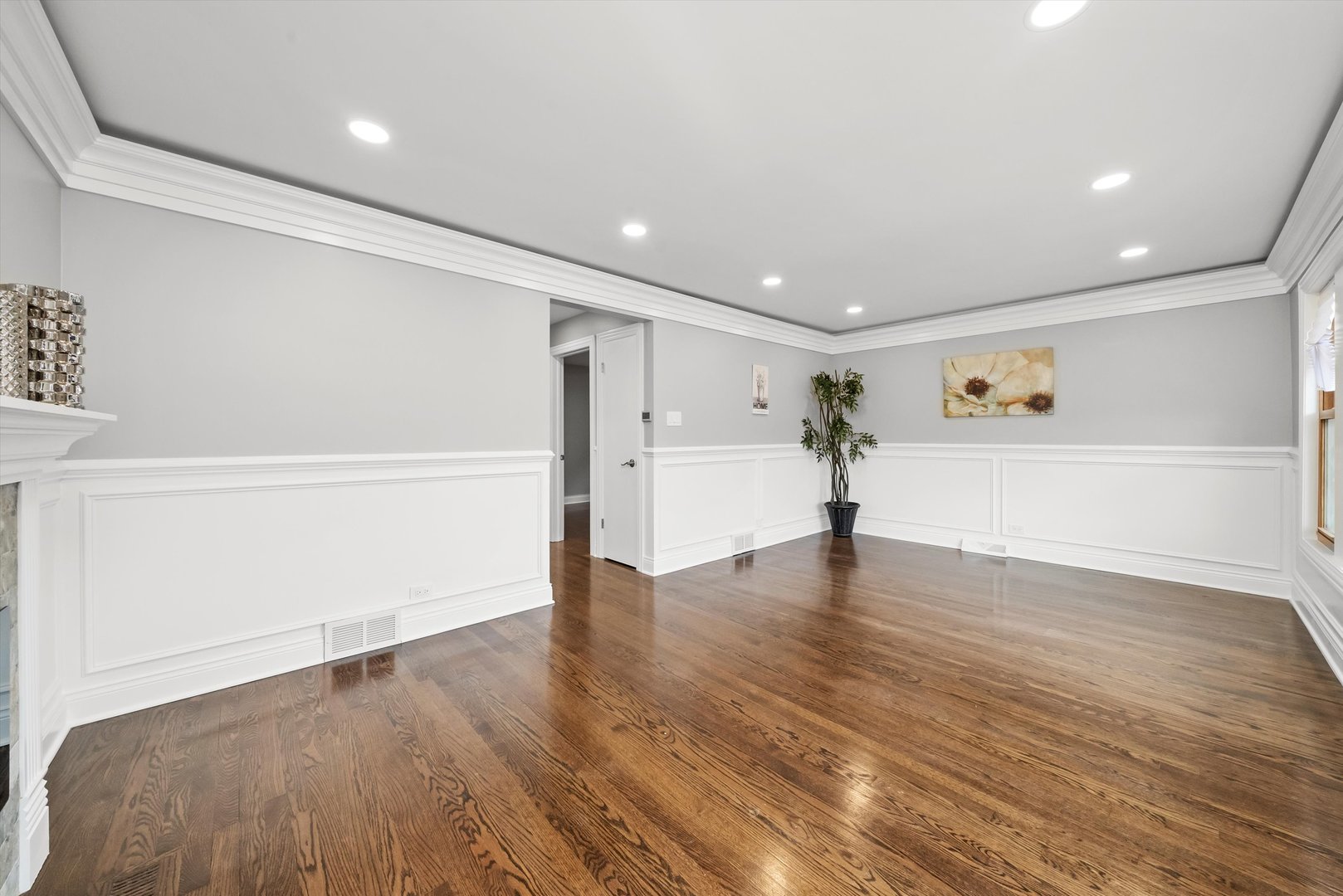 2055 W 80th Street
