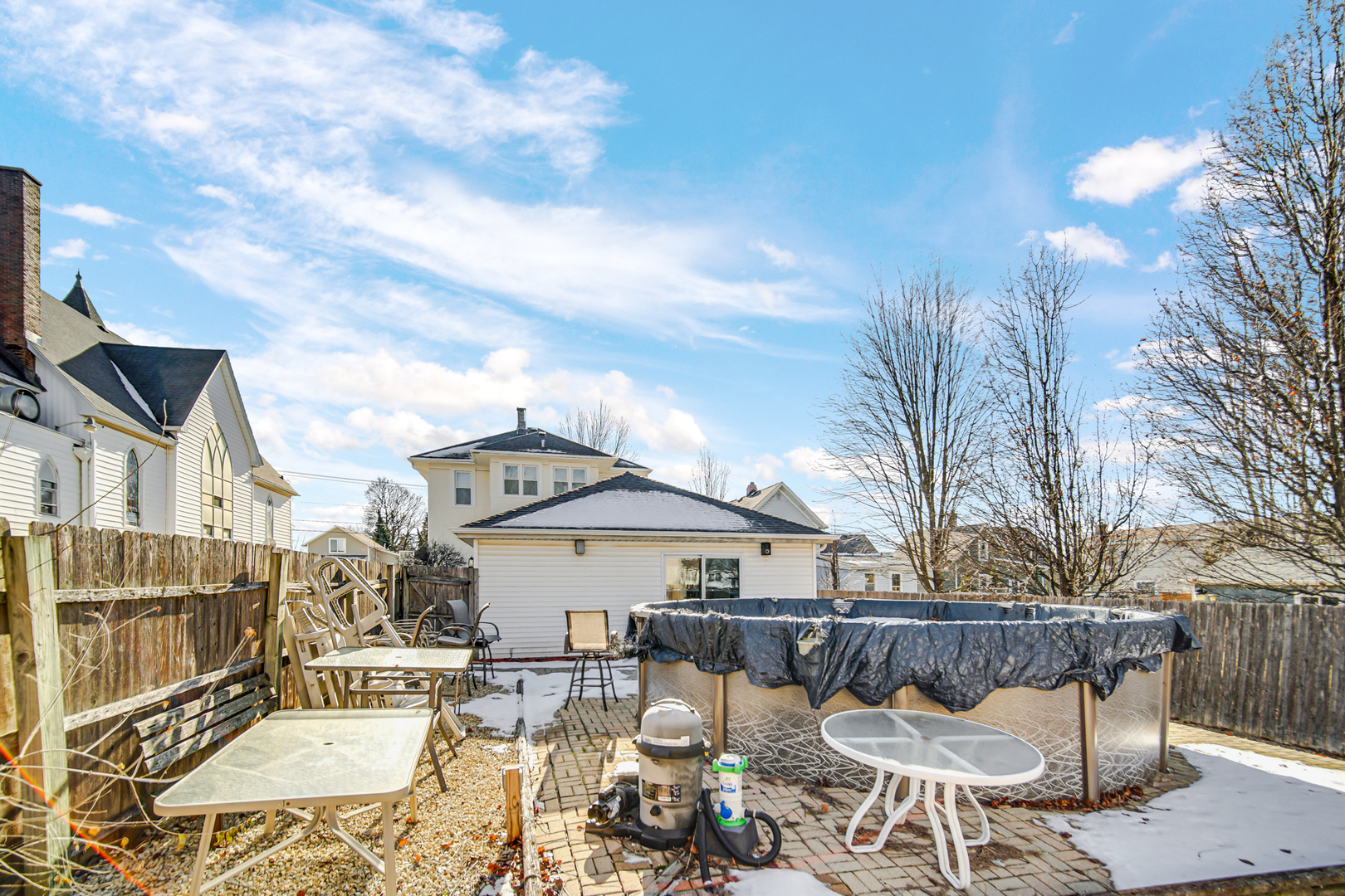324 E 18th Street
