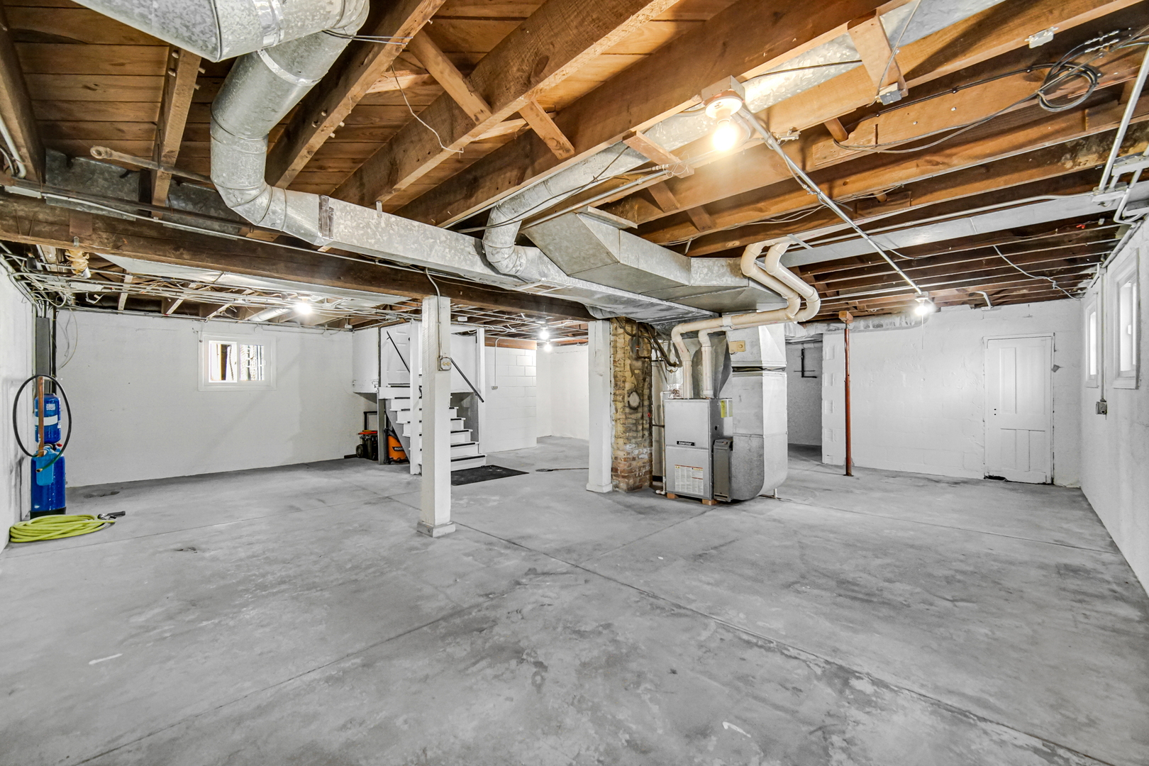 324 E 18th Street