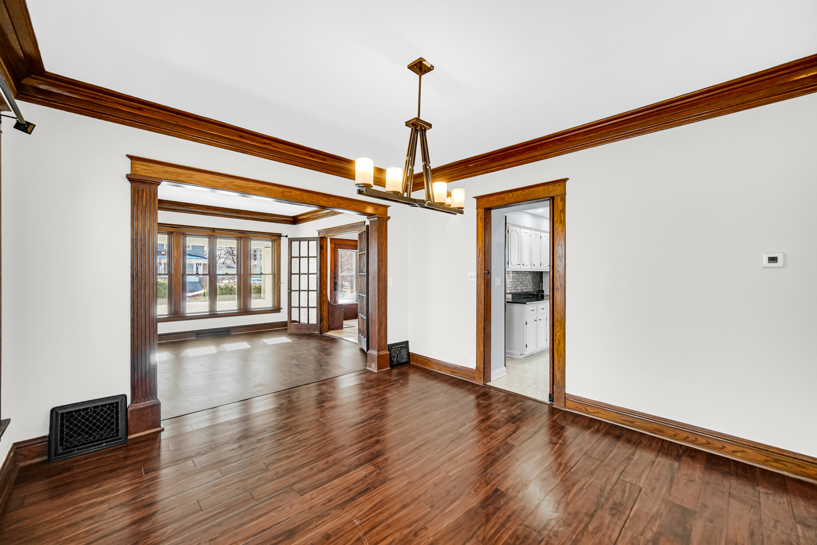324 E 18th Street