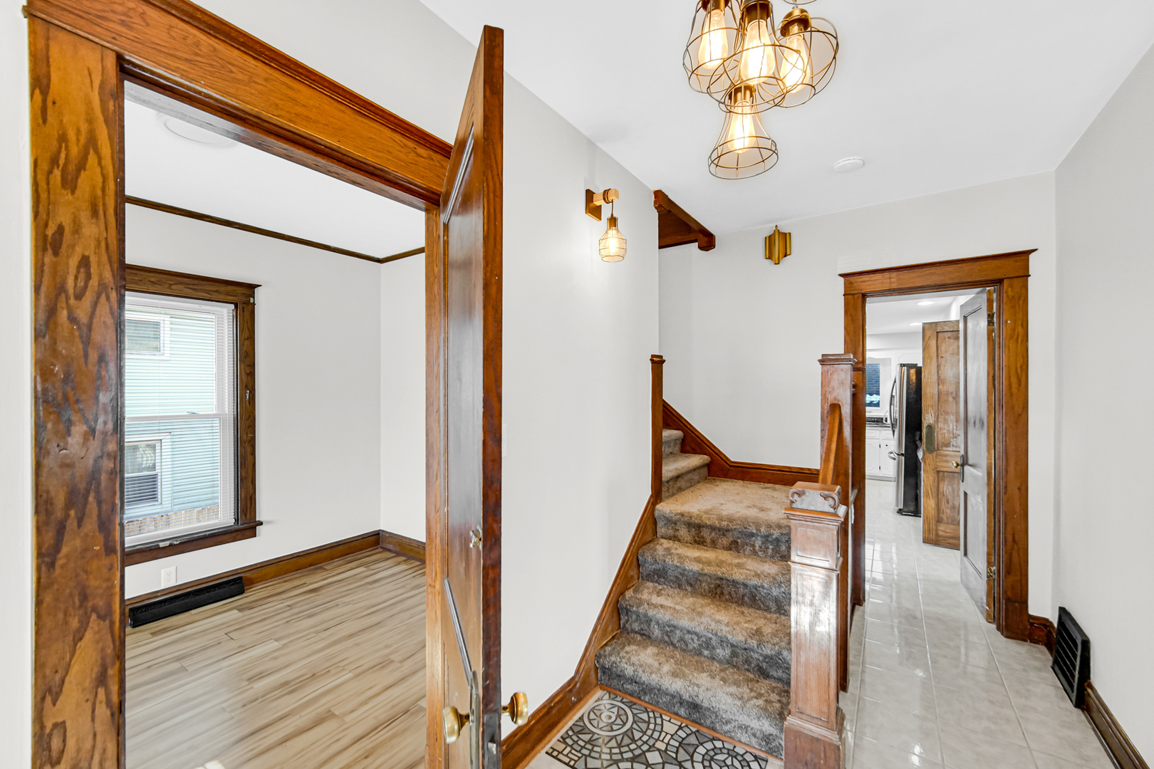 324 E 18th Street