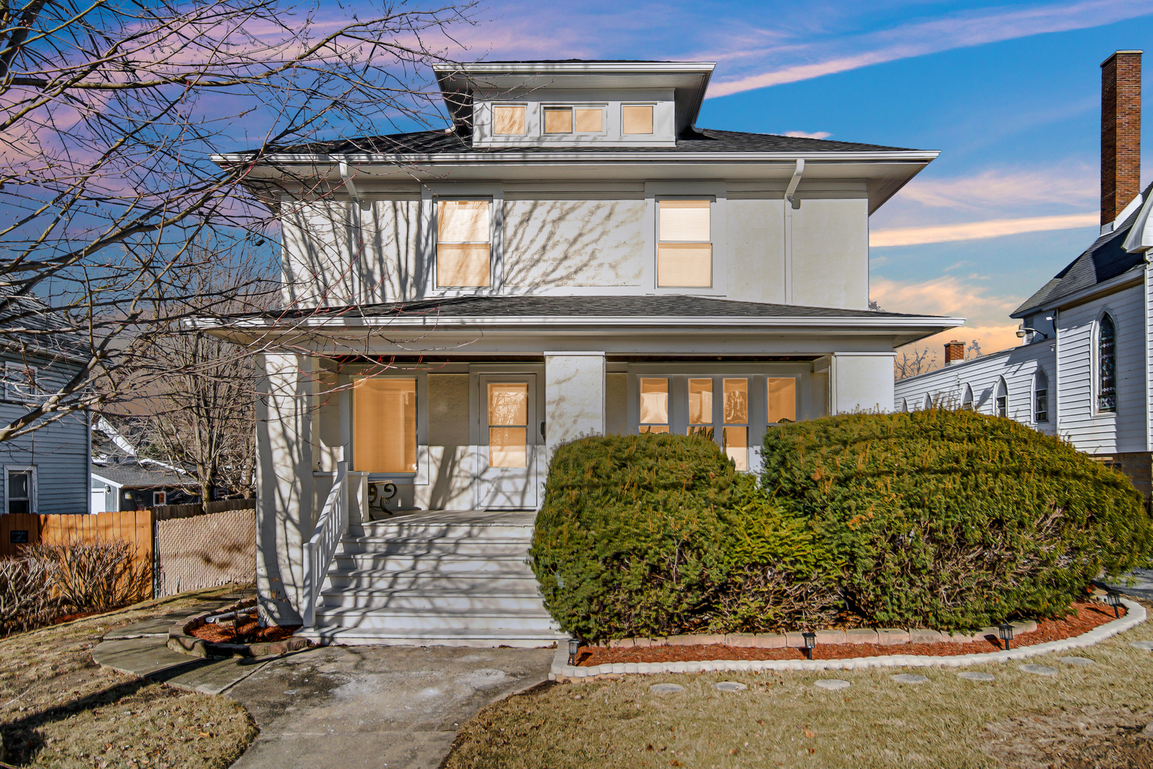324 E 18th Street