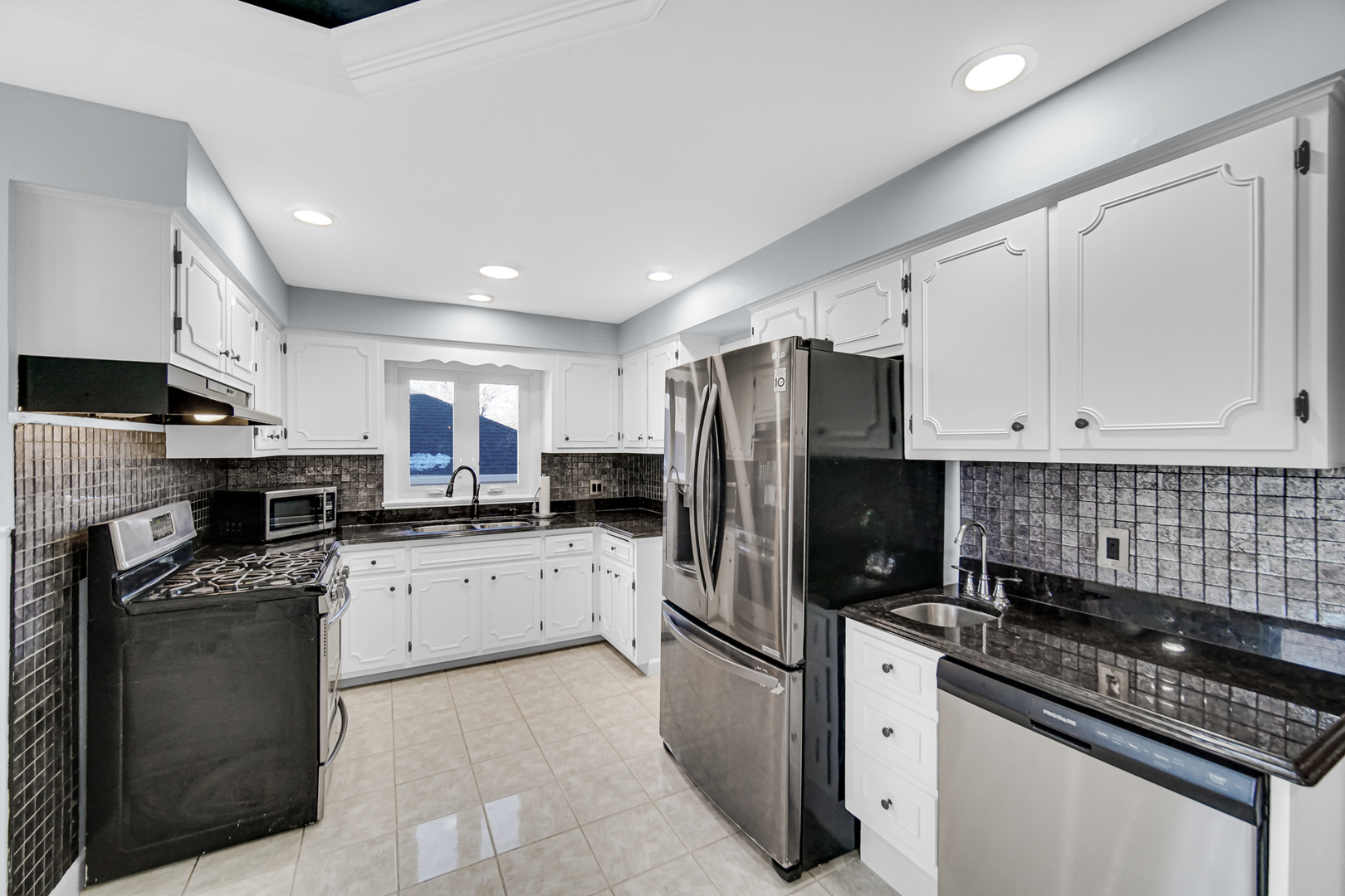 324 E 18th Street