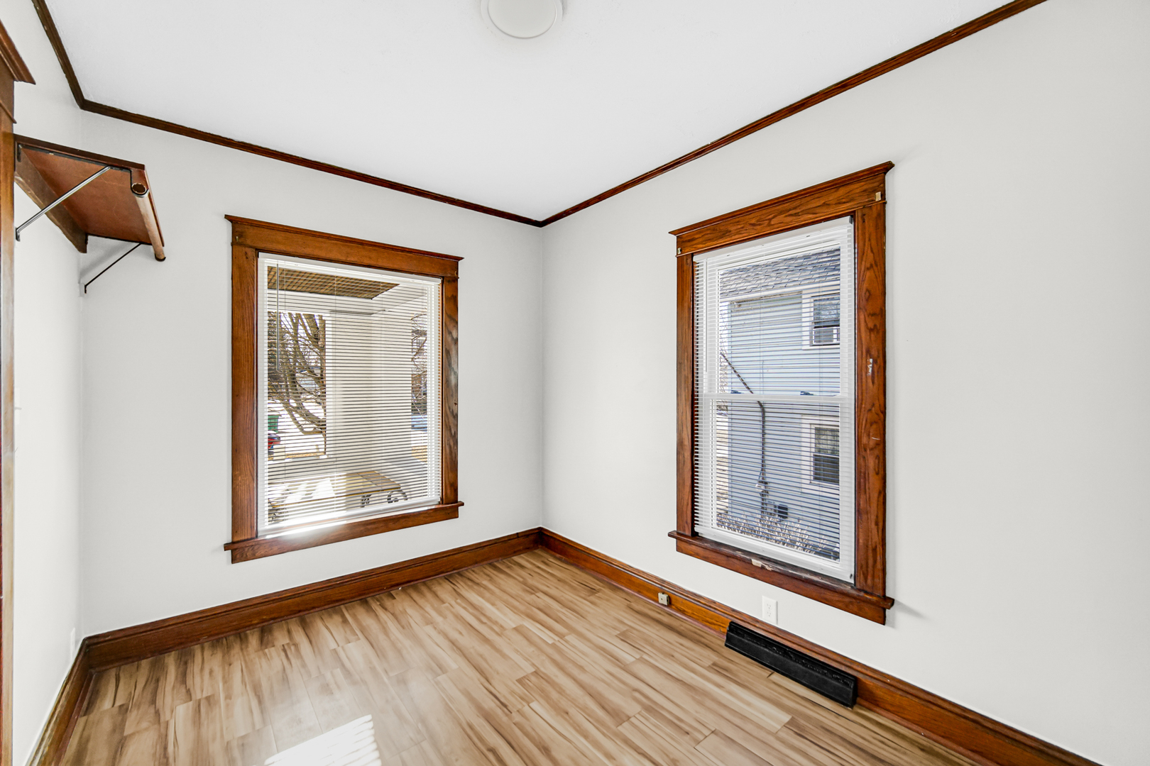 324 E 18th Street