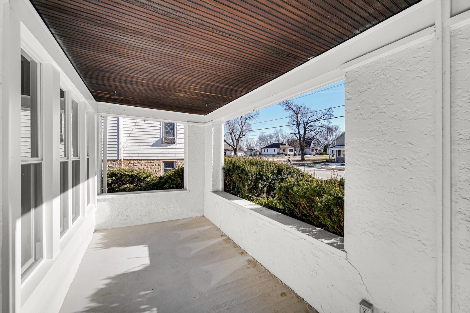 324 E 18th Street