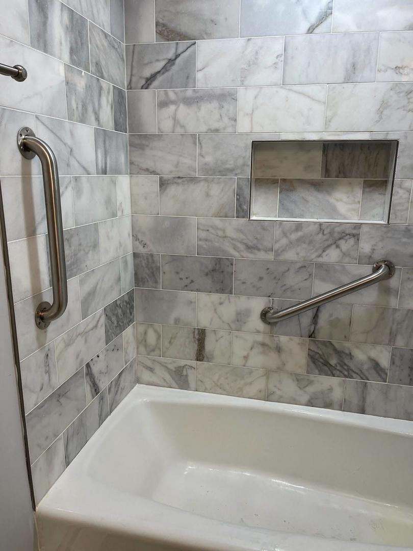 4654 W 131st Street Unit: 1N