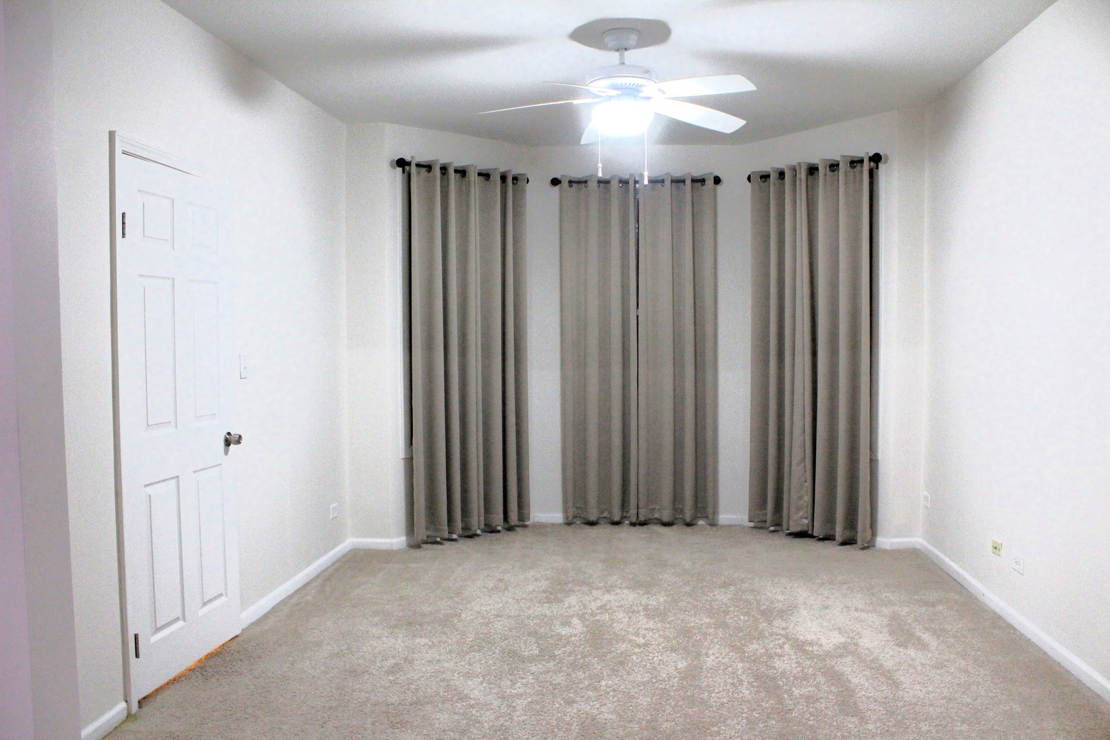 3214 W Pershing Road