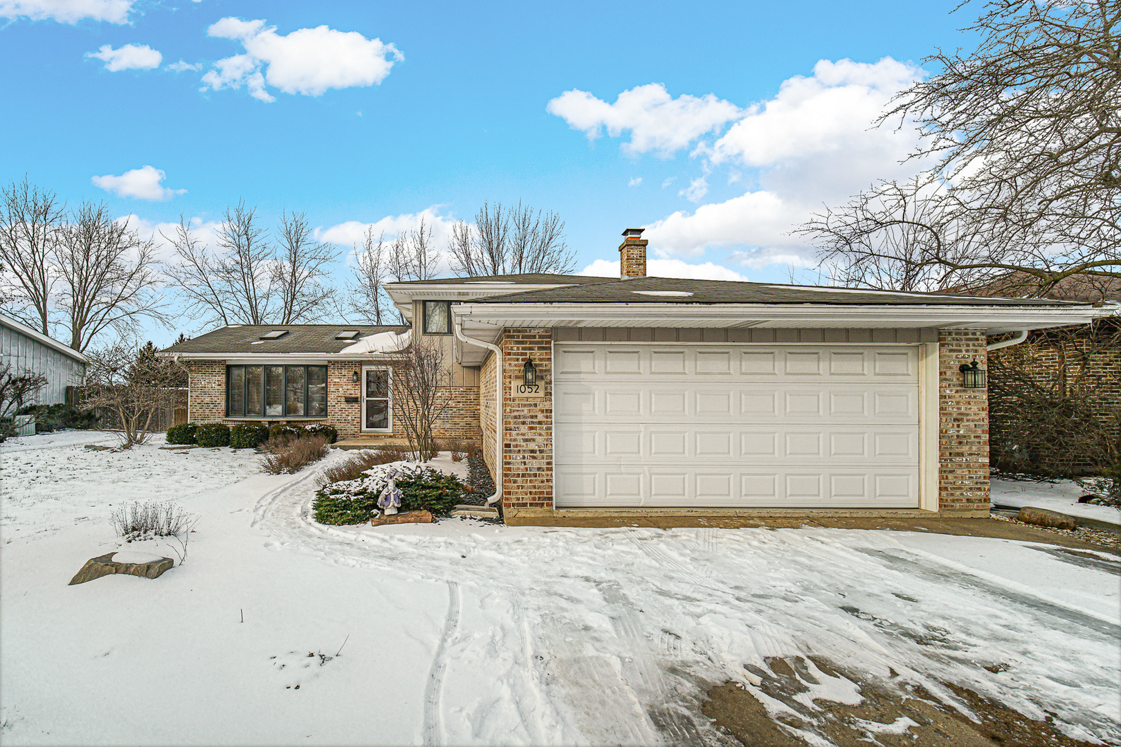 1052 E 7th Street
