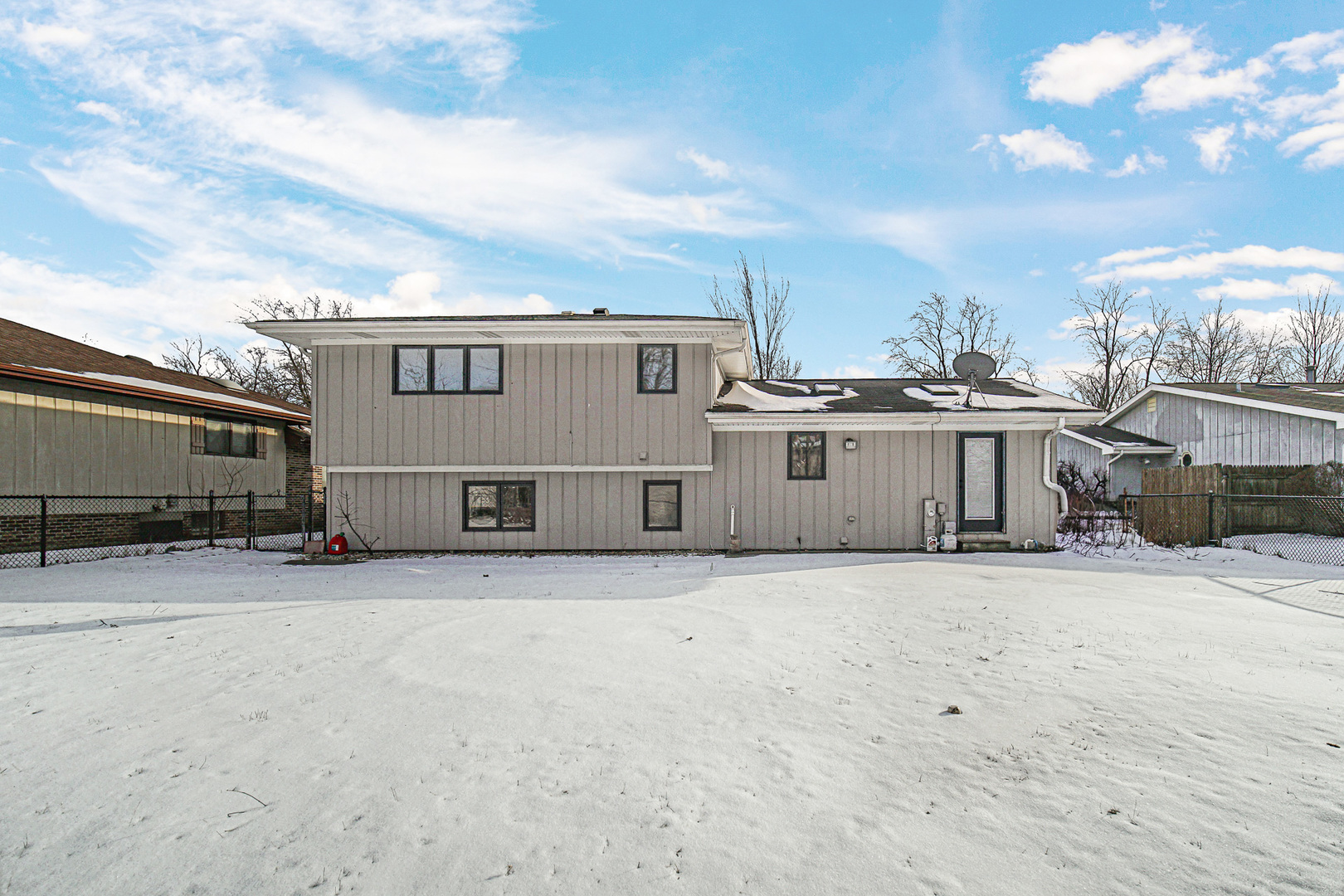 1052 E 7th Street
