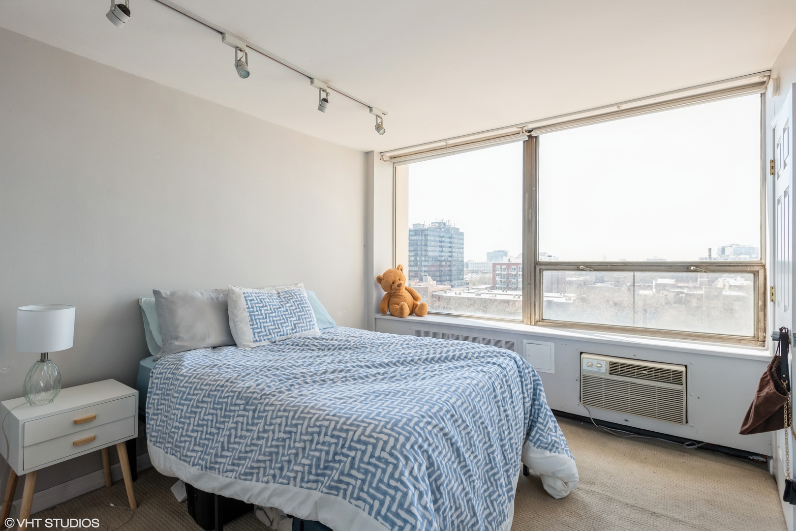 1355 N Sandburg Terrace Unit: 805D